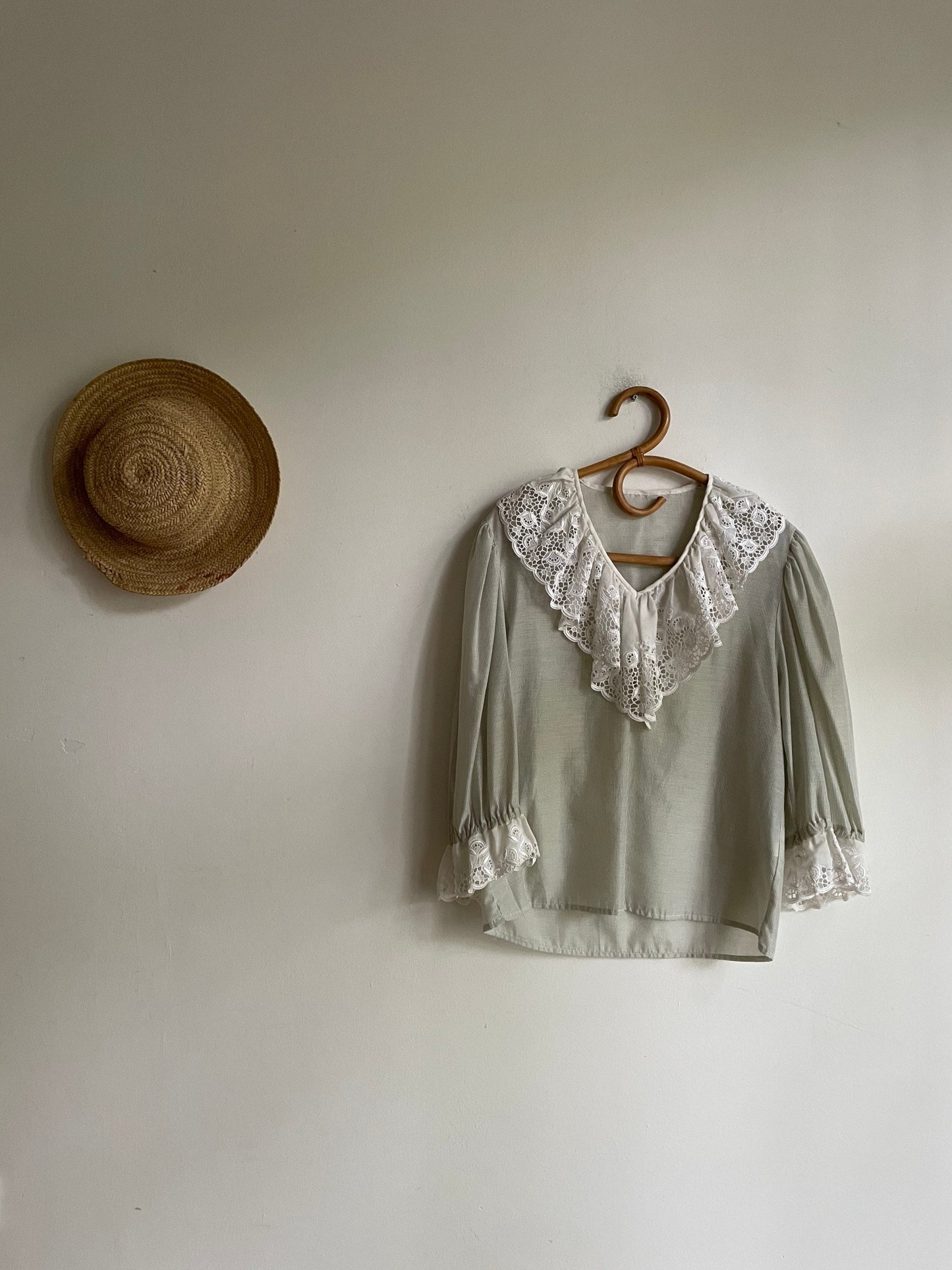 Vintage lace collared romantic poet sleeve blouse, Cottage core top, White french antique blouse, Pirate top, Dirndl top, Edwardian blouse