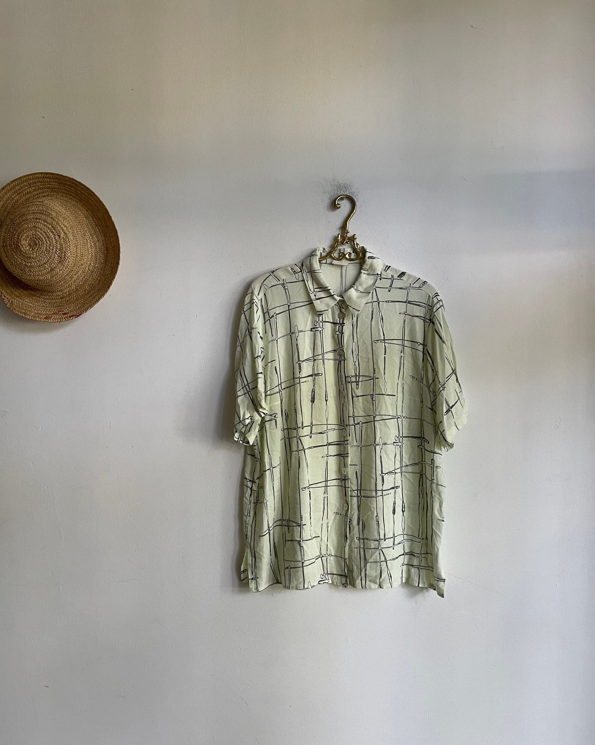 Vintage woman blouse, Retro knot up shirt, Cropped Oversized abstract shirt, 80's Retro black and white button up, Cute tie up top