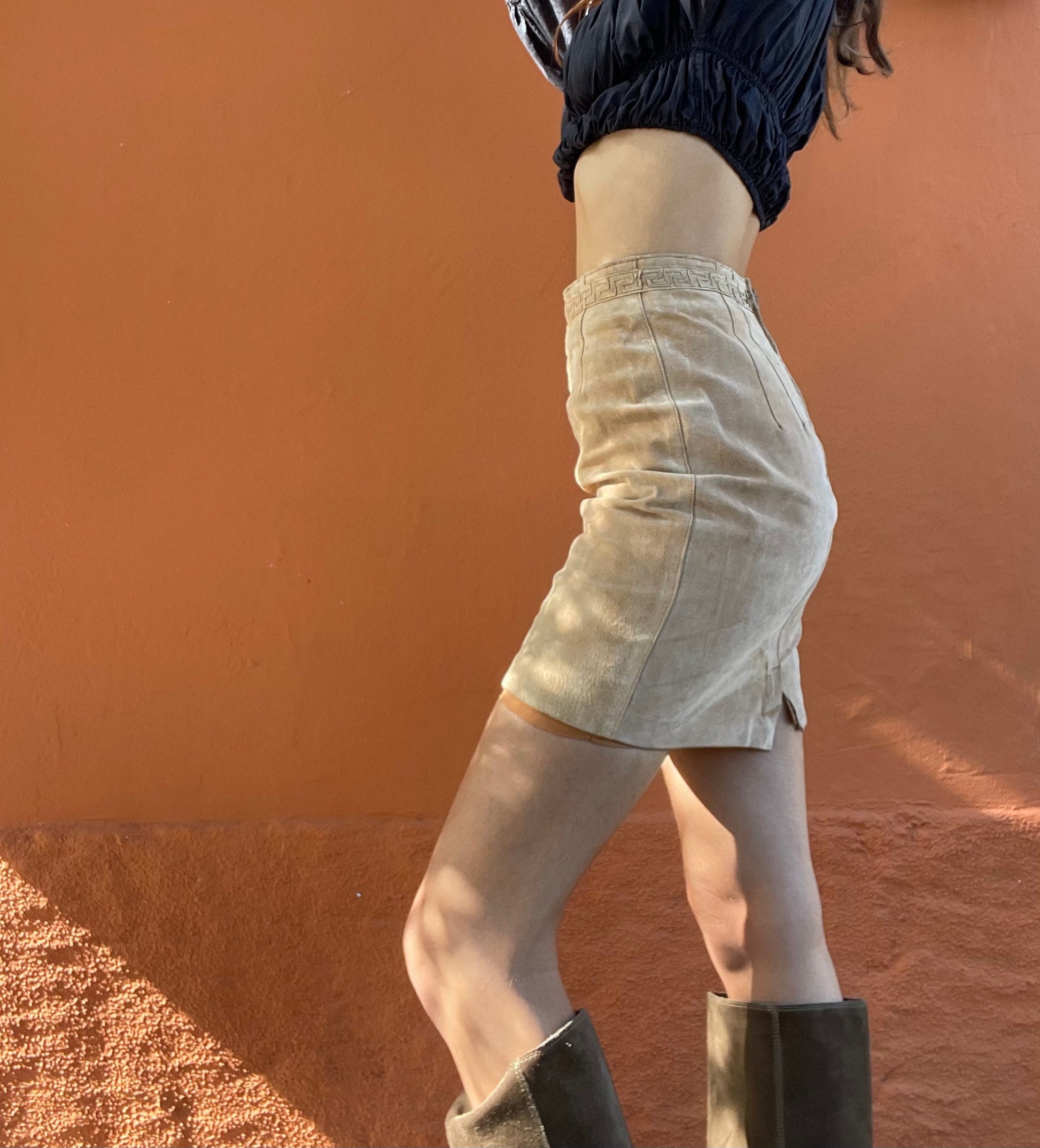 Earthy oatmeal suede leather mini skirt, Genuine leather vintage short skirt, Beige natural clothing, Tan tight short skirt, 70s