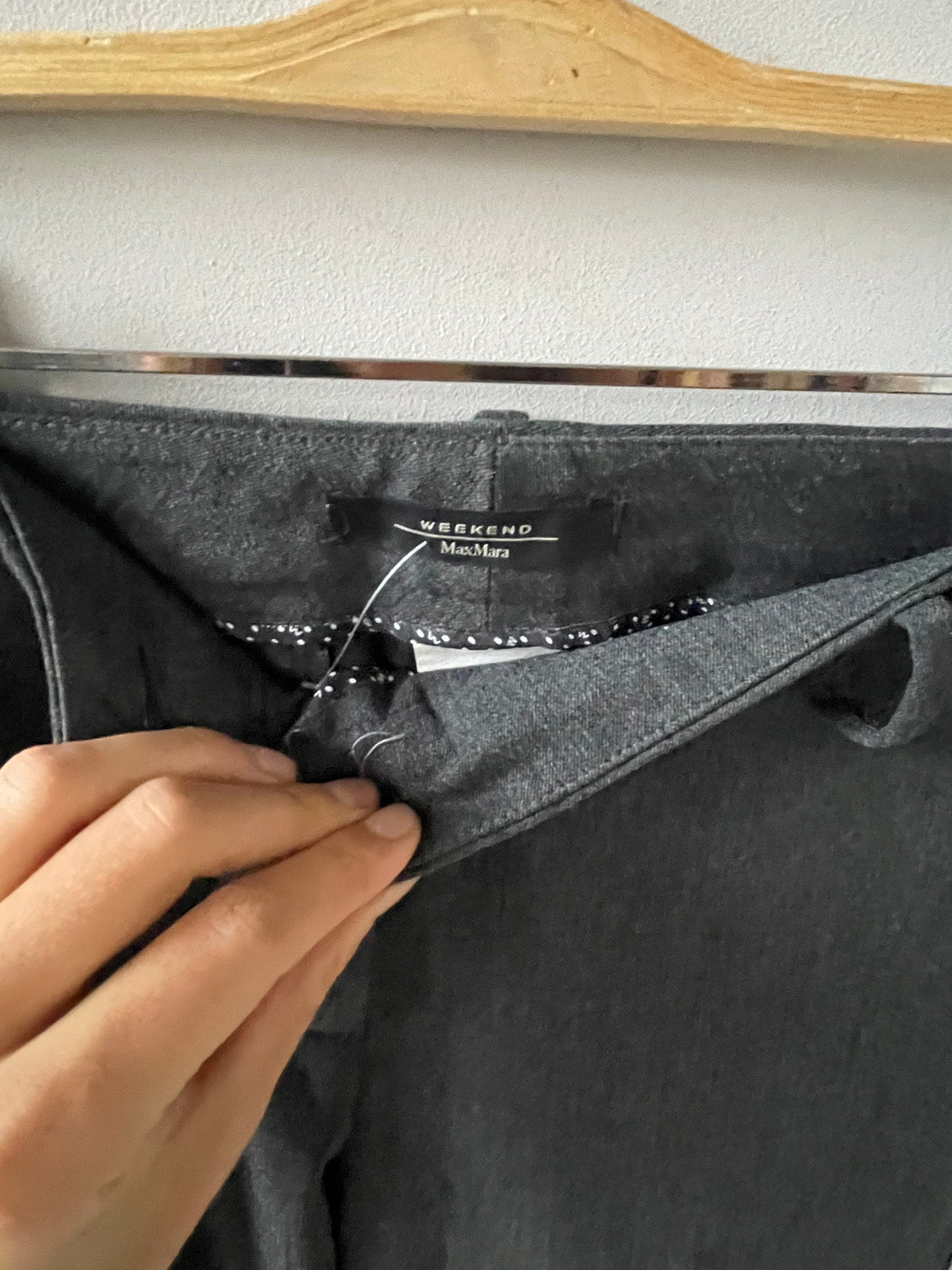 Weekend Max Mara grey trousers, Designer trousers, Cigarette trousers, Vintage design clothing, Office wear, Formal branded hip pants