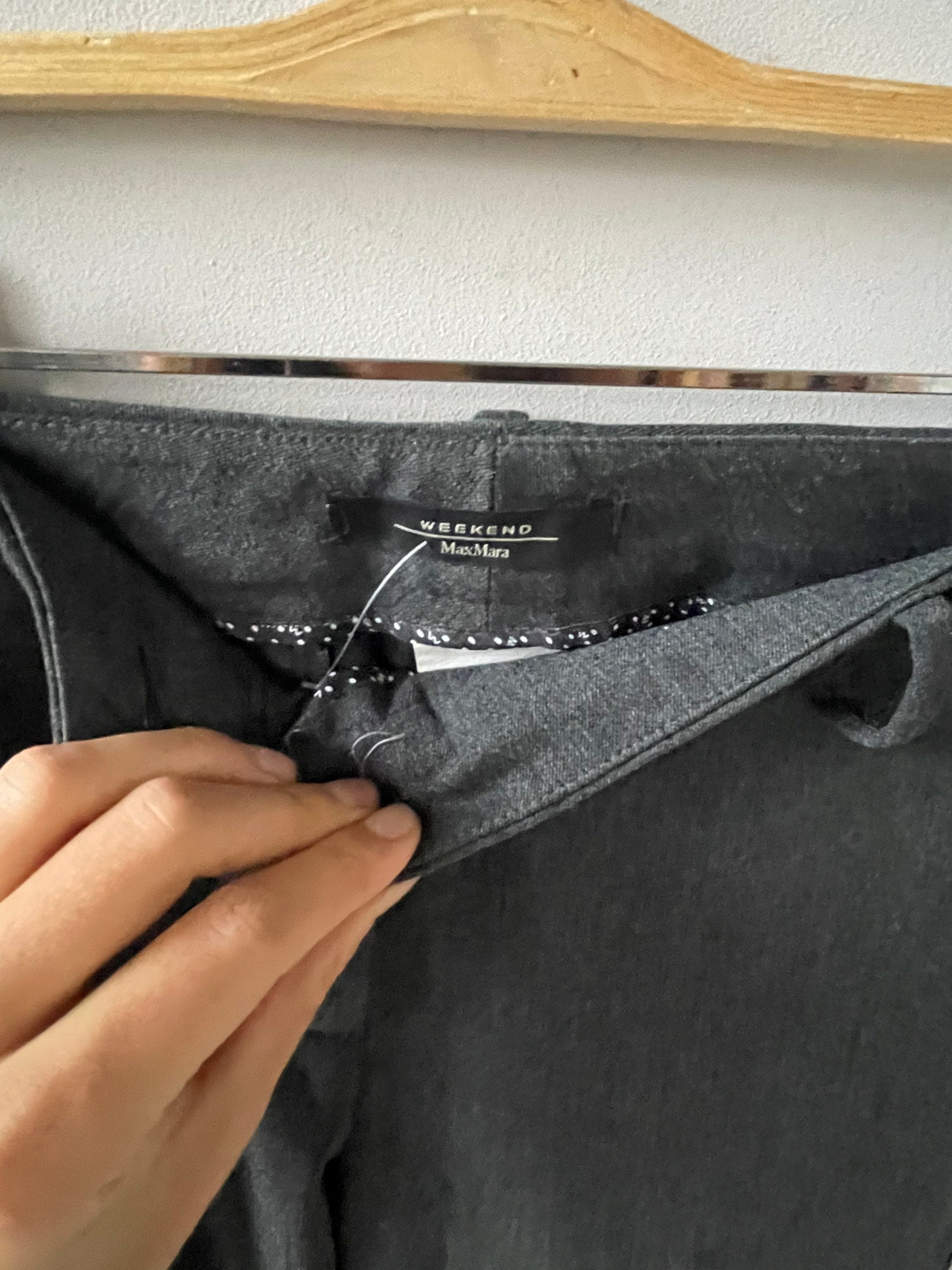 Weekend Max Mara grey trousers, Designer trousers, Cigarette trousers, Vintage design clothing, Office wear, Formal branded hip pants