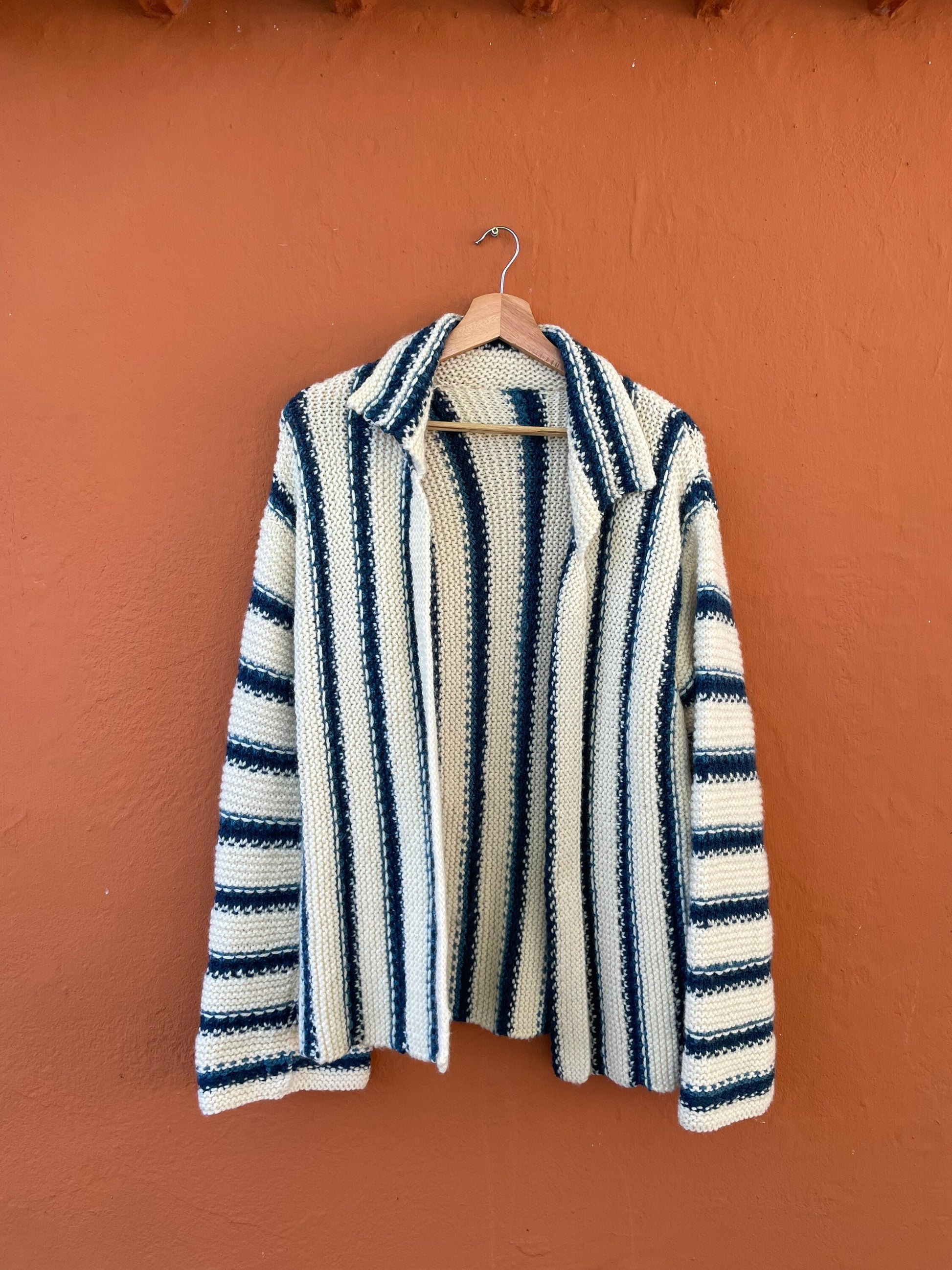 Chunky knit woman vest, Hand knit blue and white cardigan, Chunky knit boho winter vest, Vintage clothing, Unisex wool winter clothing