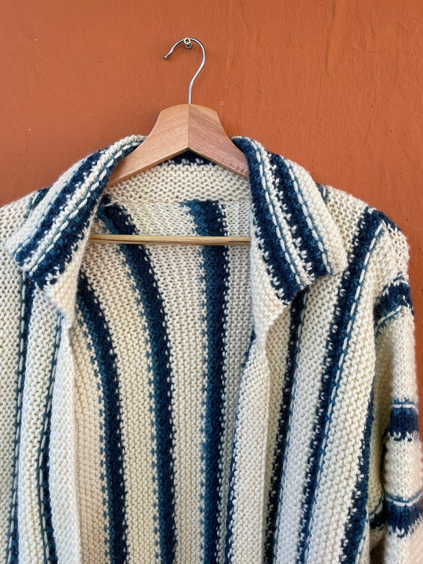 Chunky knit woman vest, Hand knit blue and white cardigan, Chunky knit boho winter vest, Vintage clothing, Unisex wool winter clothing