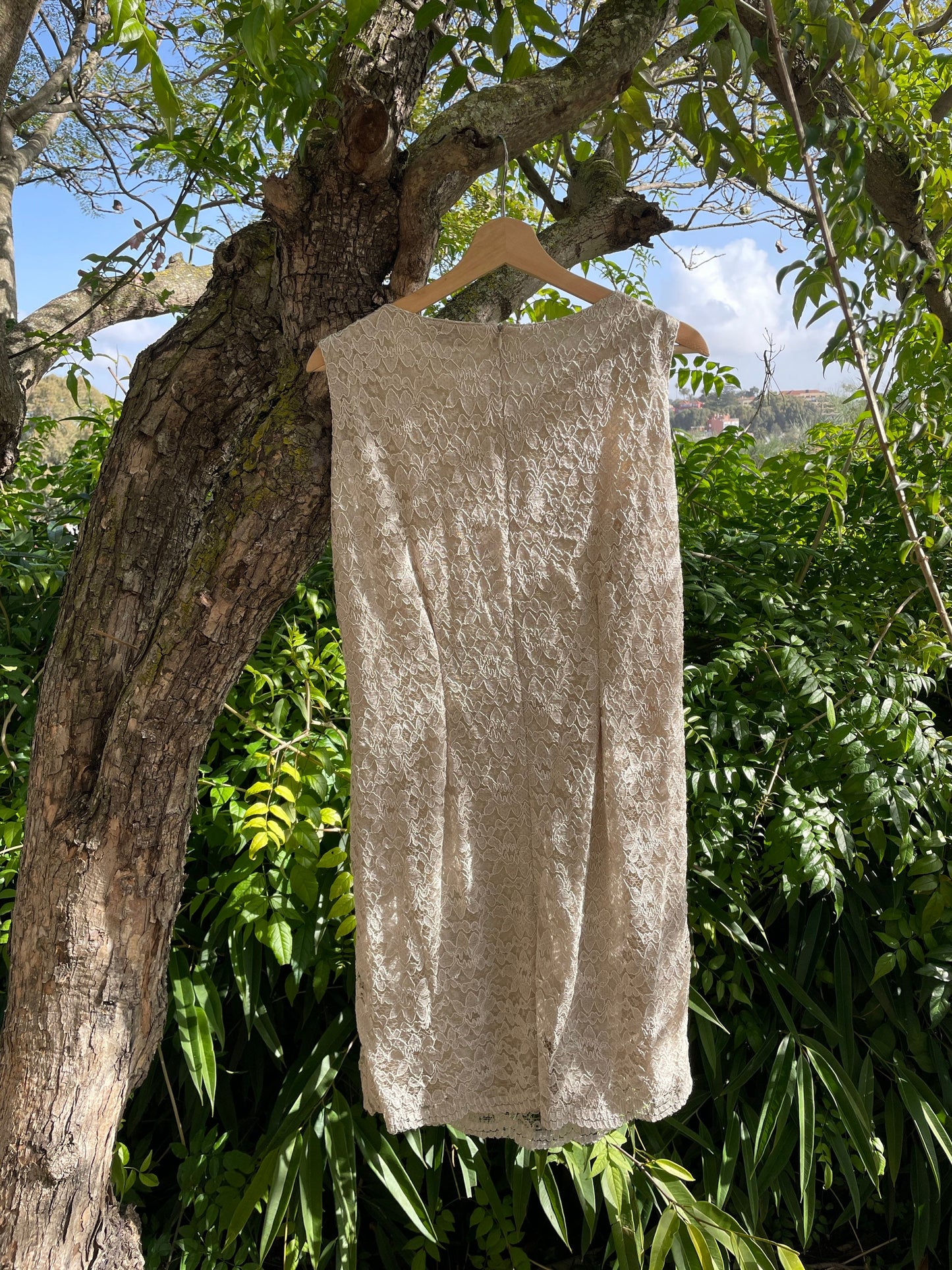 Vintage beige lace bodycon dress, Eggshell / Creme lace slip dress, M