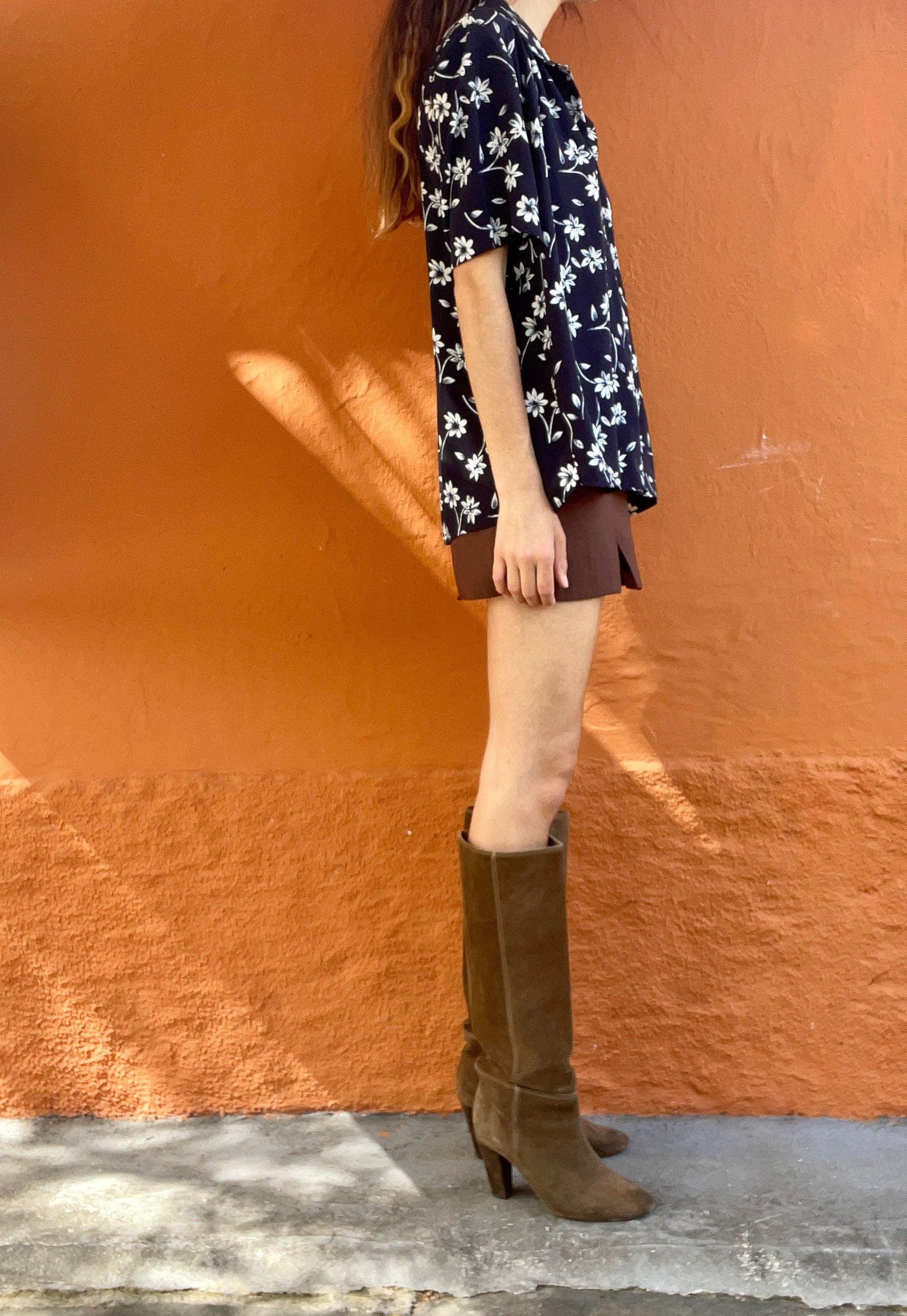 Groovy vintage dark blue and white floral patterned blouse, Oversized shirt, Navy Retro shirt, Loose casual blouse, XXXL