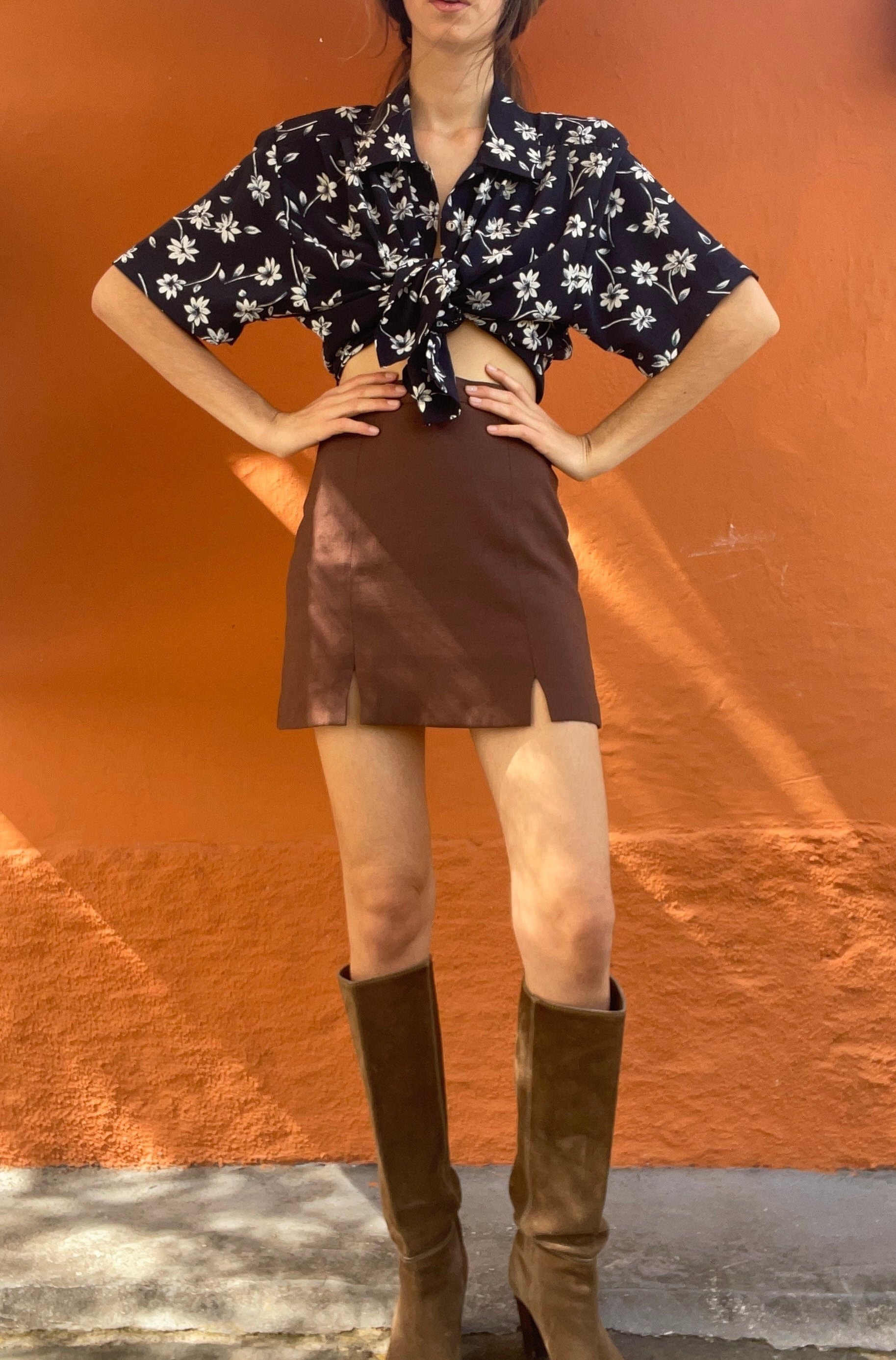 Groovy vintage dark blue and white floral patterned blouse, Oversized shirt, Navy Retro shirt, Loose casual blouse, XXXL