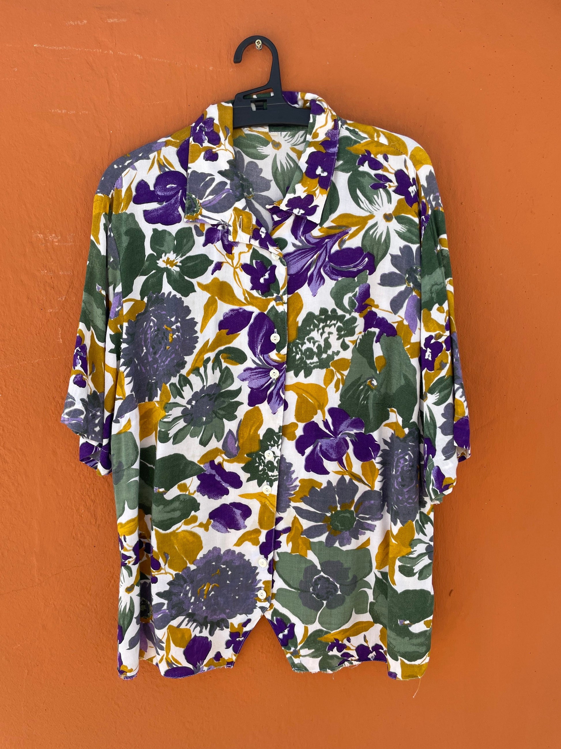 Vintage floral woman blouse, summer shirt, short sleeve top, Cute 70s Feminine button up shirt, Vintage t shirt, Sustainable fashion for her