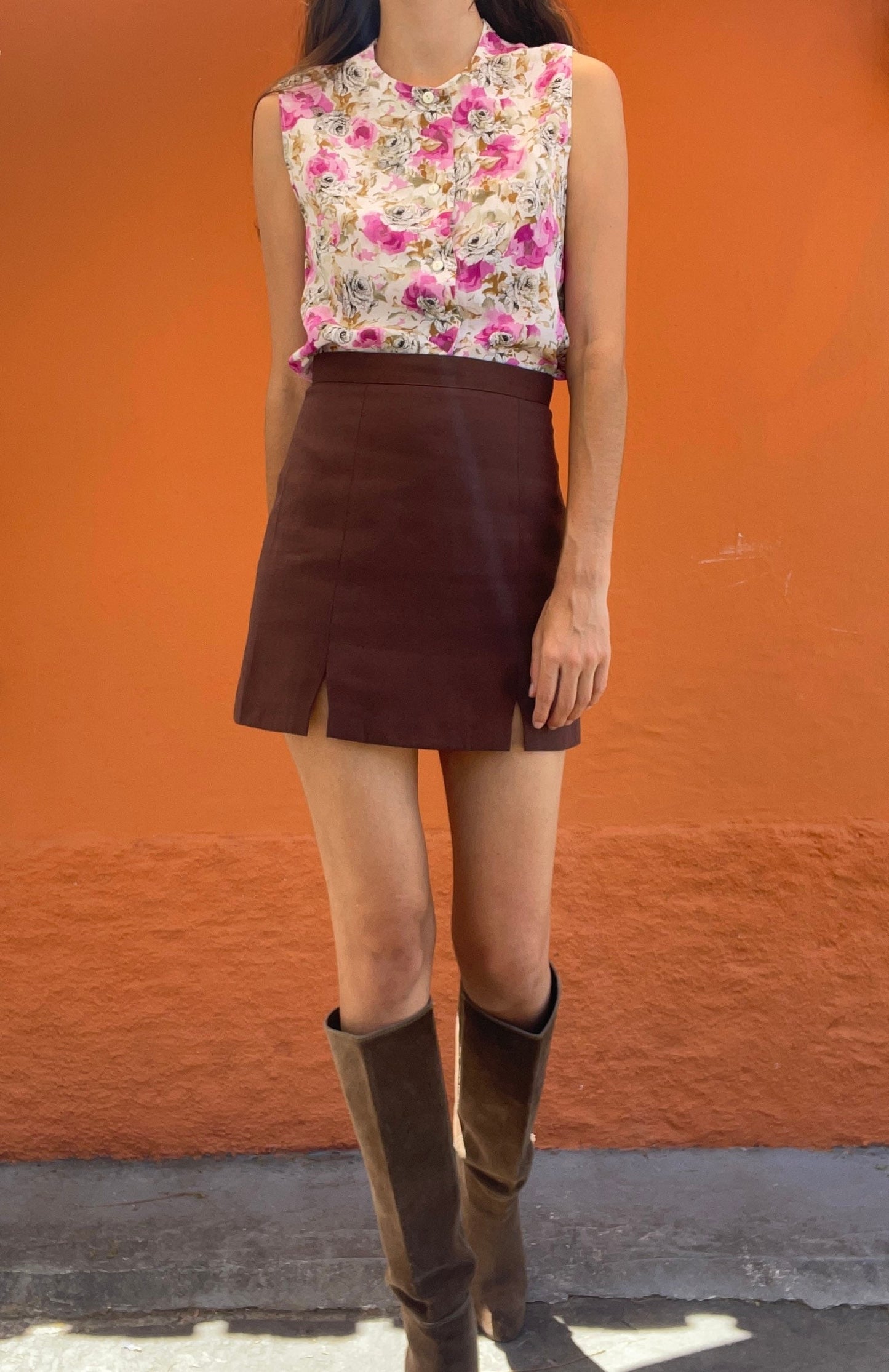 Vintage Sleeveless Floral Blouse – Pink & Neutral Roses – Soft Cotton Blend (Size S)