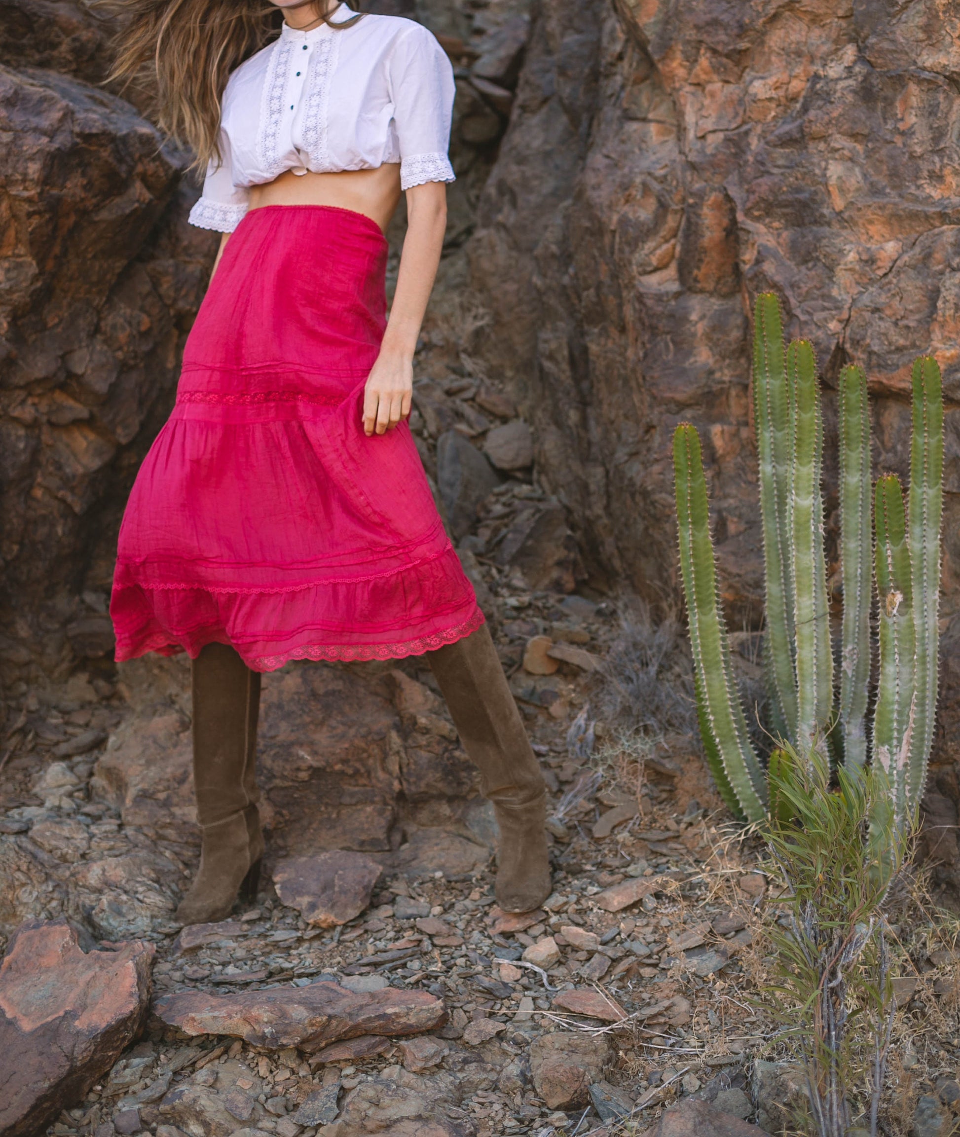Vintage Austrian Romantic Cropped Blouse with Lace Detailing & Buttons, 100% Cotton Amann Top, Size L, High Waist Showpiece
