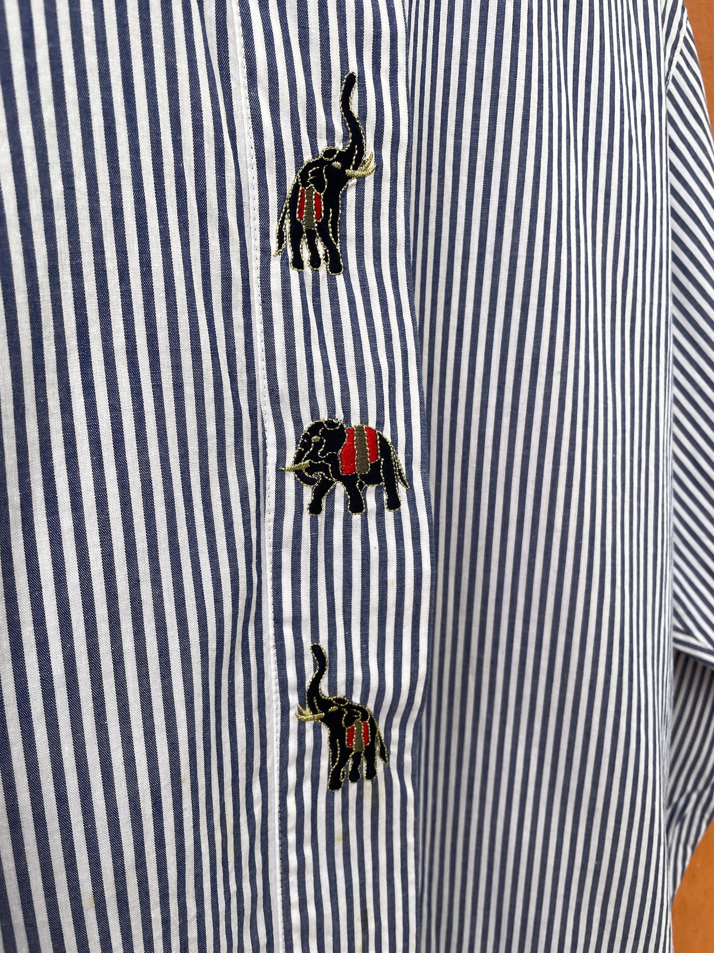 Elephant embroidered blue and white striped button up woman shirt, Vintage oxford shirt M