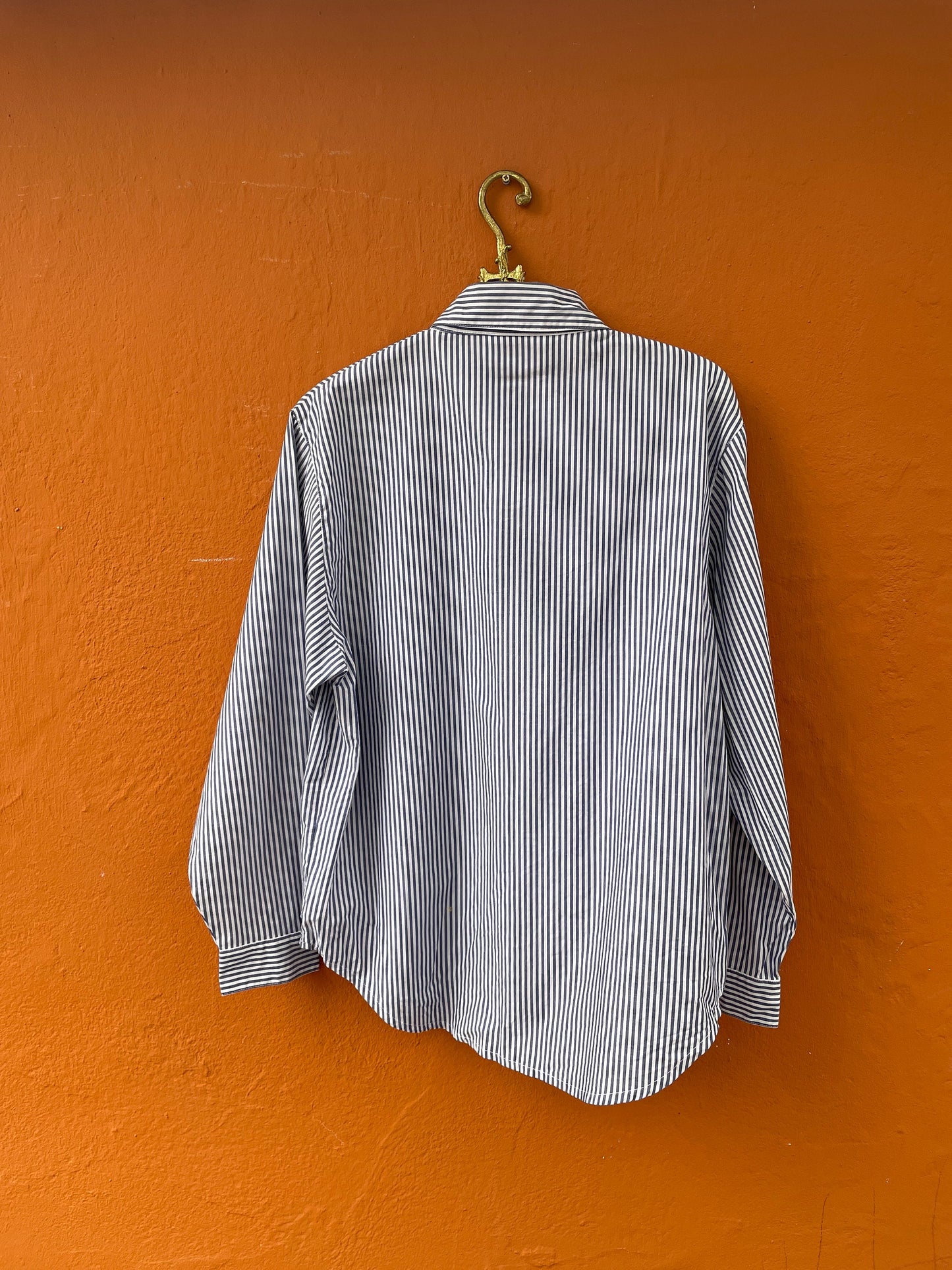 Elephant embroidered blue and white striped button up woman shirt, Vintage oxford shirt M