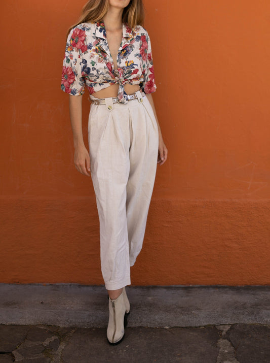 Linen blend vintage floral woman blouse, Retro flower patterned top, Cute lightweight red and white summer shirt, Button-up 70s festival tee