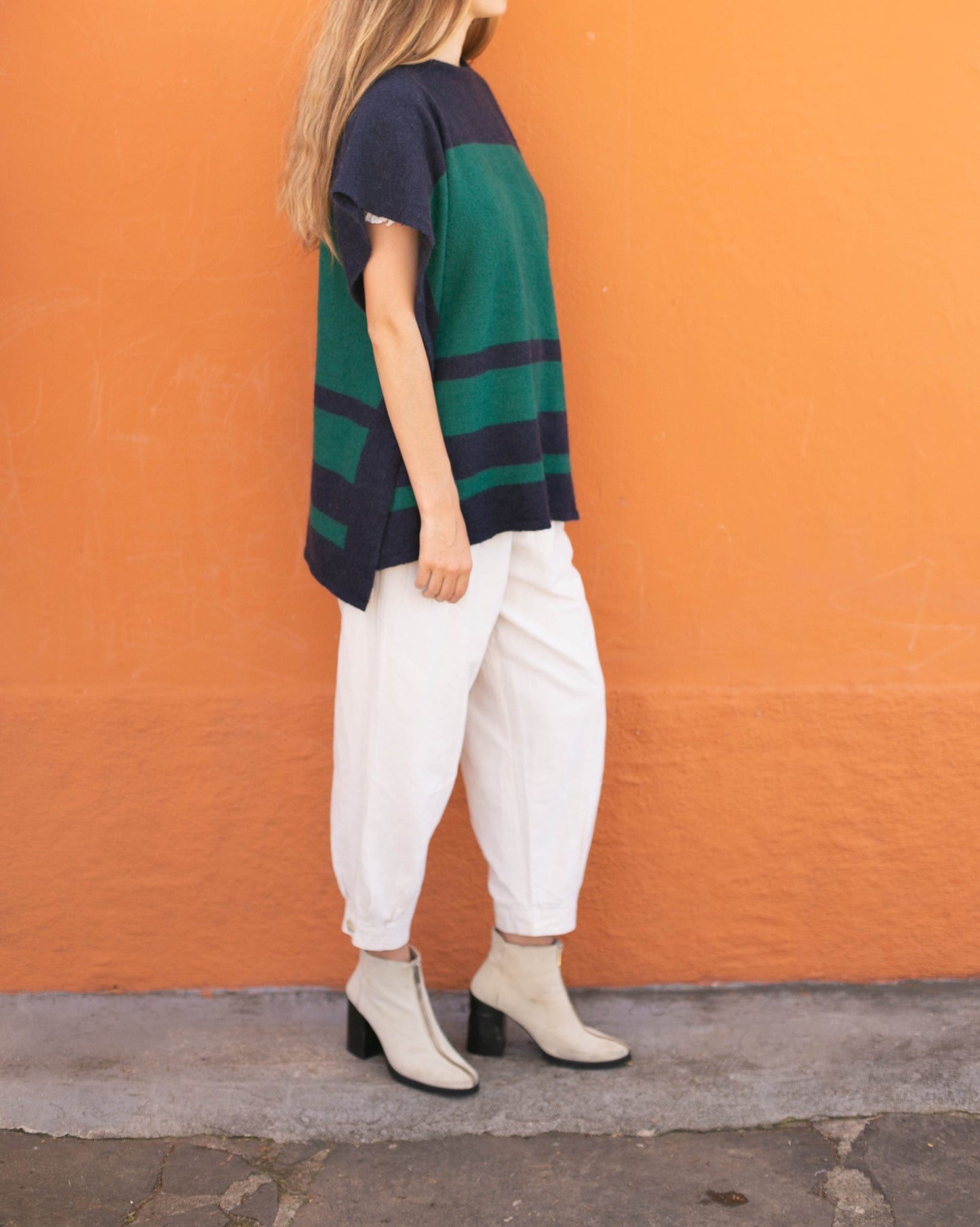 Wool poncho in navy blue and green