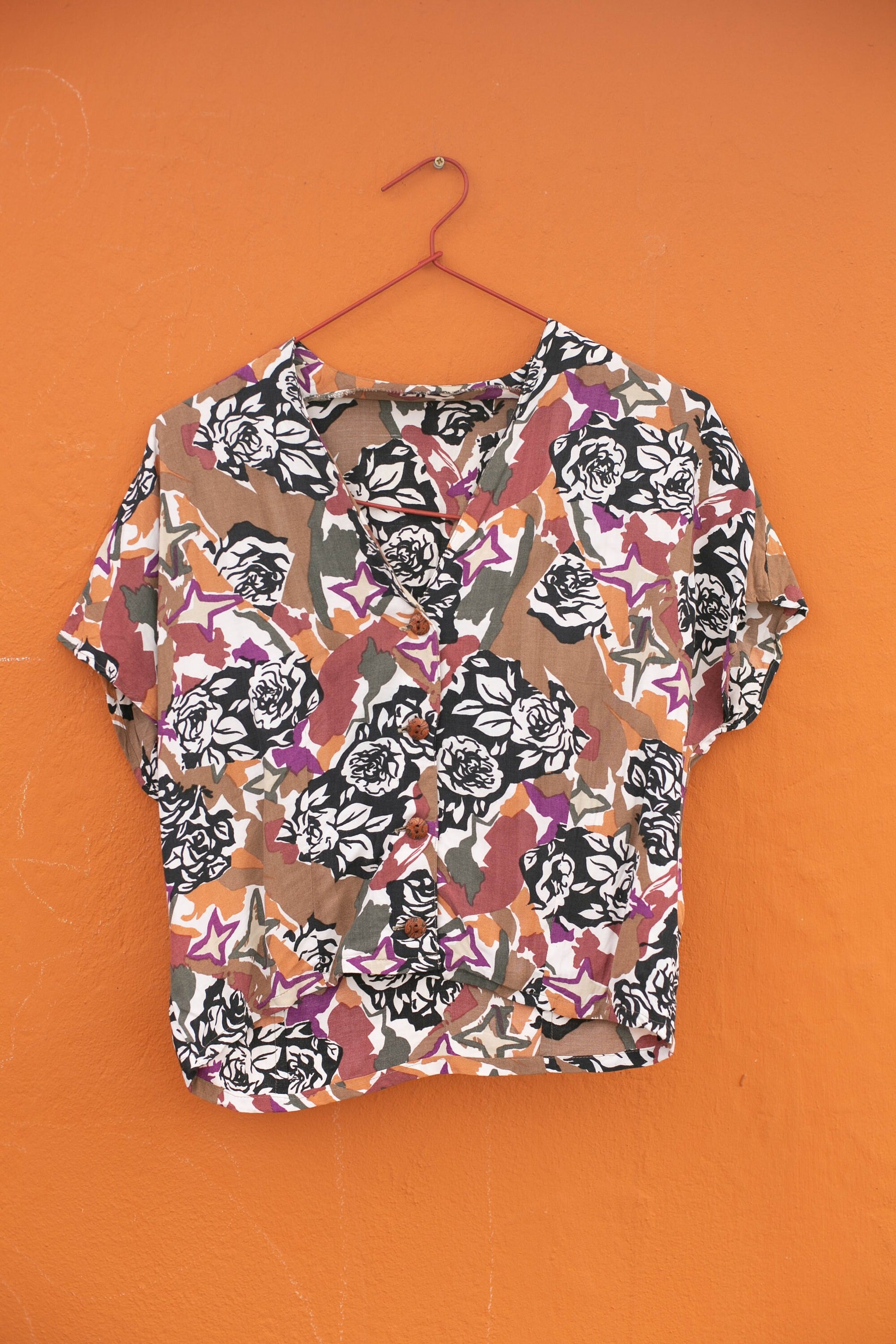 Y2K Floral Print Cropped Shirt – Vintage Blouse with Bold Roses, Size S / EU 36