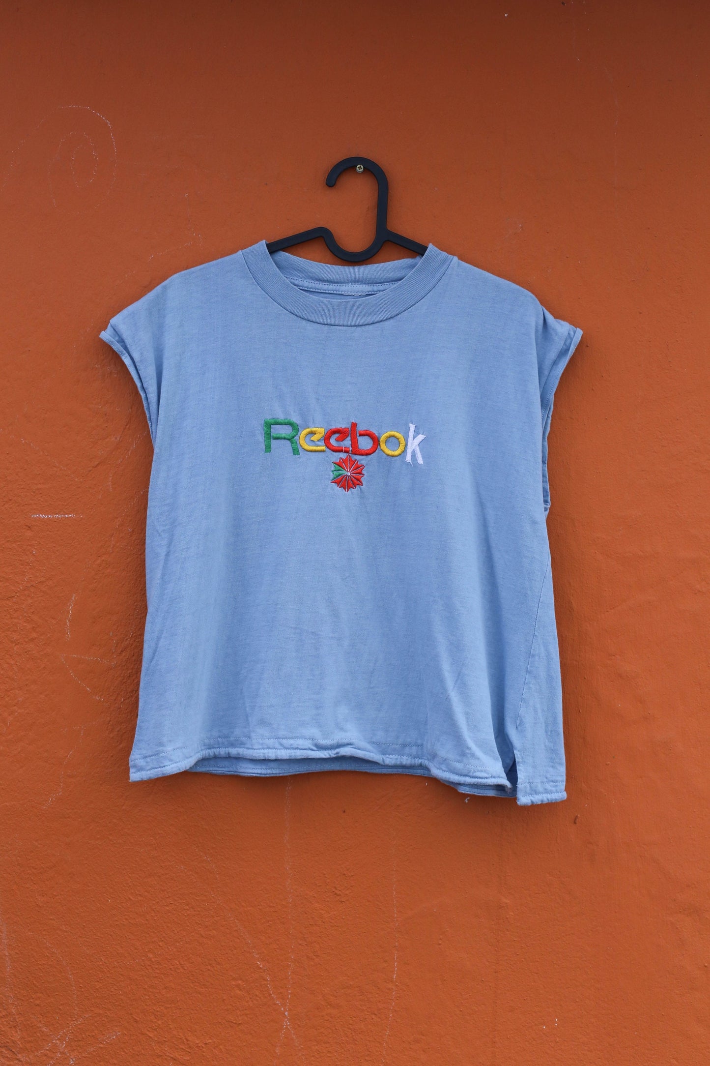 Vintage Reebok cap sleep camisole, Retro 90s Classic Light Blue Crew Neck T-Shirt, Logo Tee, Light blue boxy fit t shirt with - S