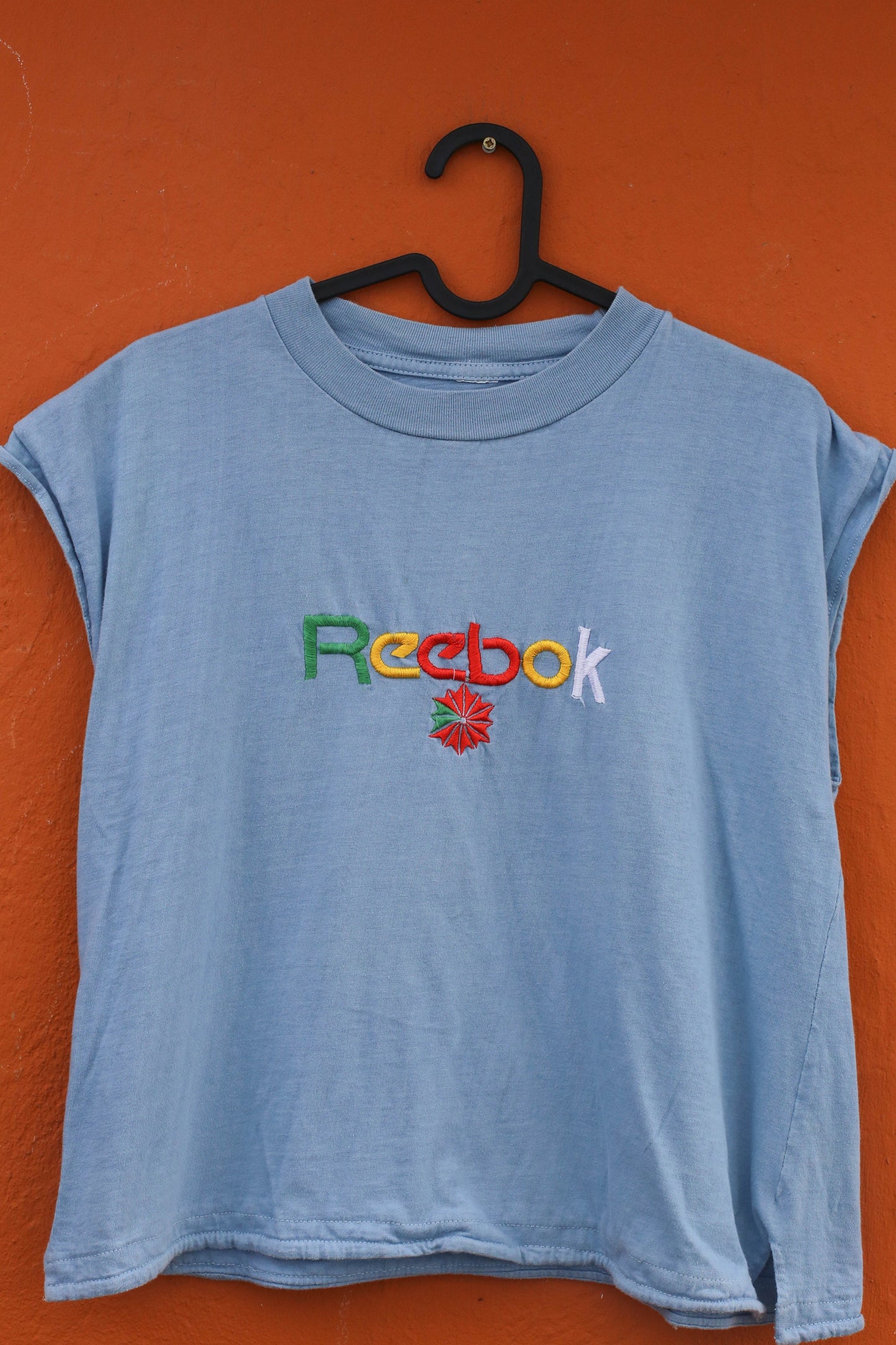 Vintage Reebok cap sleep camisole, Retro 90s Classic Light Blue Crew Neck T-Shirt, Logo Tee, Light blue boxy fit t shirt with - S