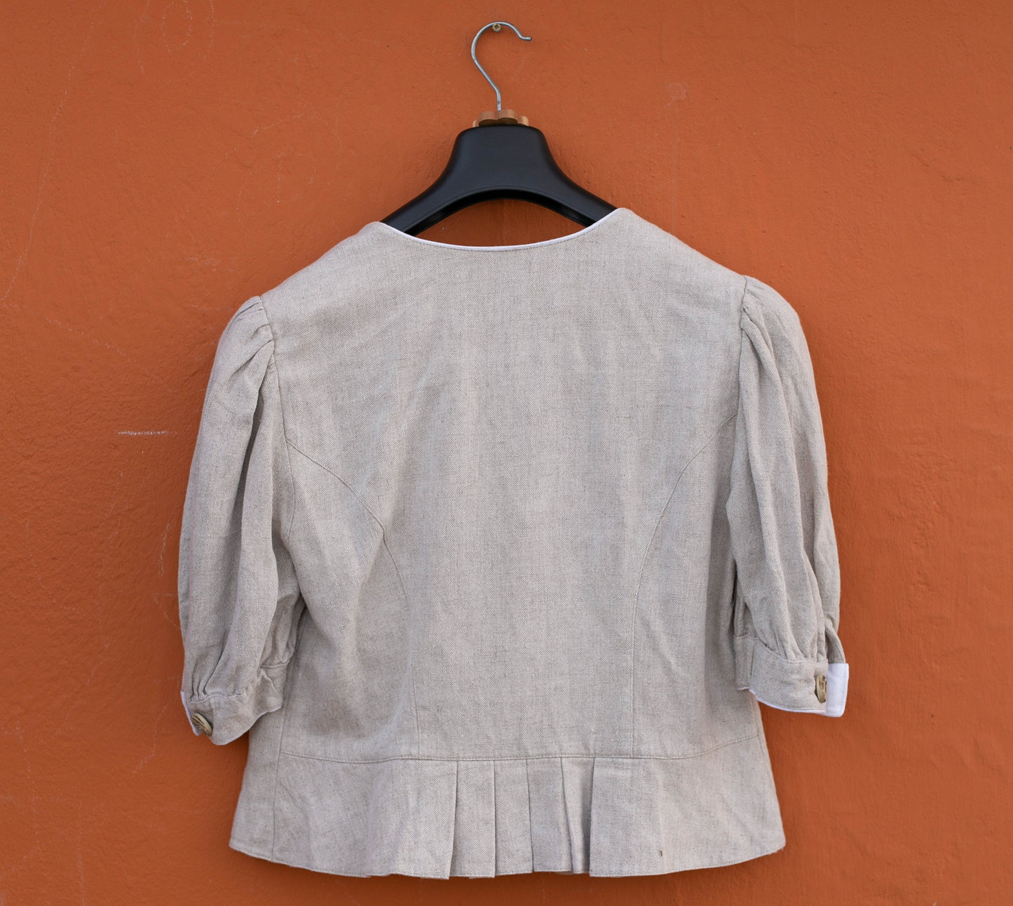 Vintage puff sleeve Linen top, German Folklore Oktoberfest blouse, Cottage Core romantic top, Lace detailing, M -L