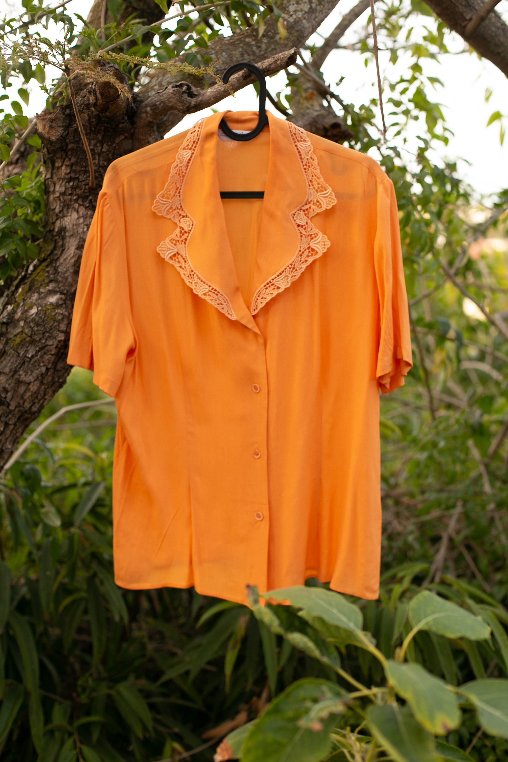 Vintage tangerine orange woman blouse, 70s blouse, Secretary blouse, Summer shirt, Elegant Blouse with Lace Collar, Summer Chic, US 12–14