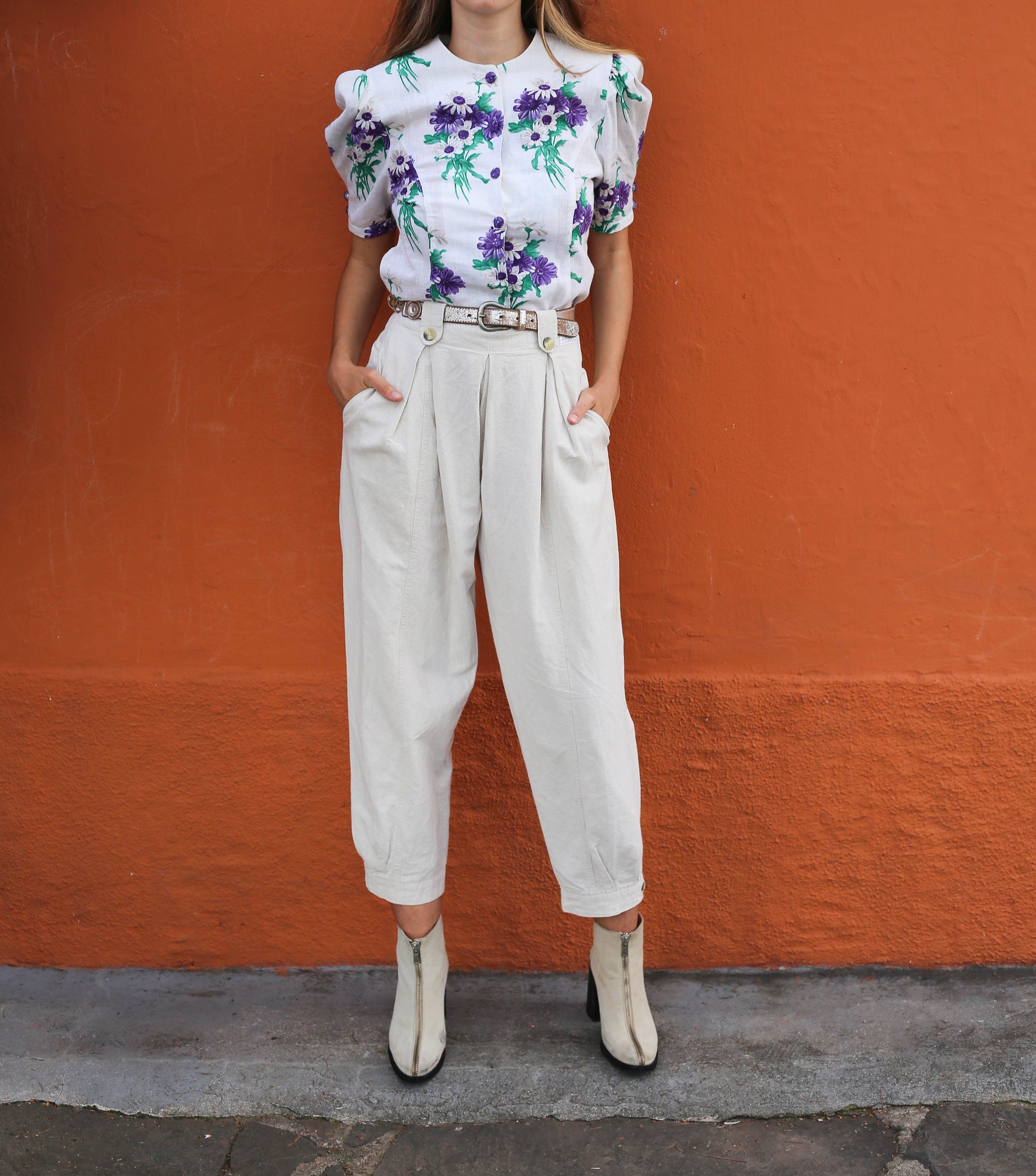 Purple and white french floral antique woman blouse, Vintage Cottage core romantic top, (US 6–8),