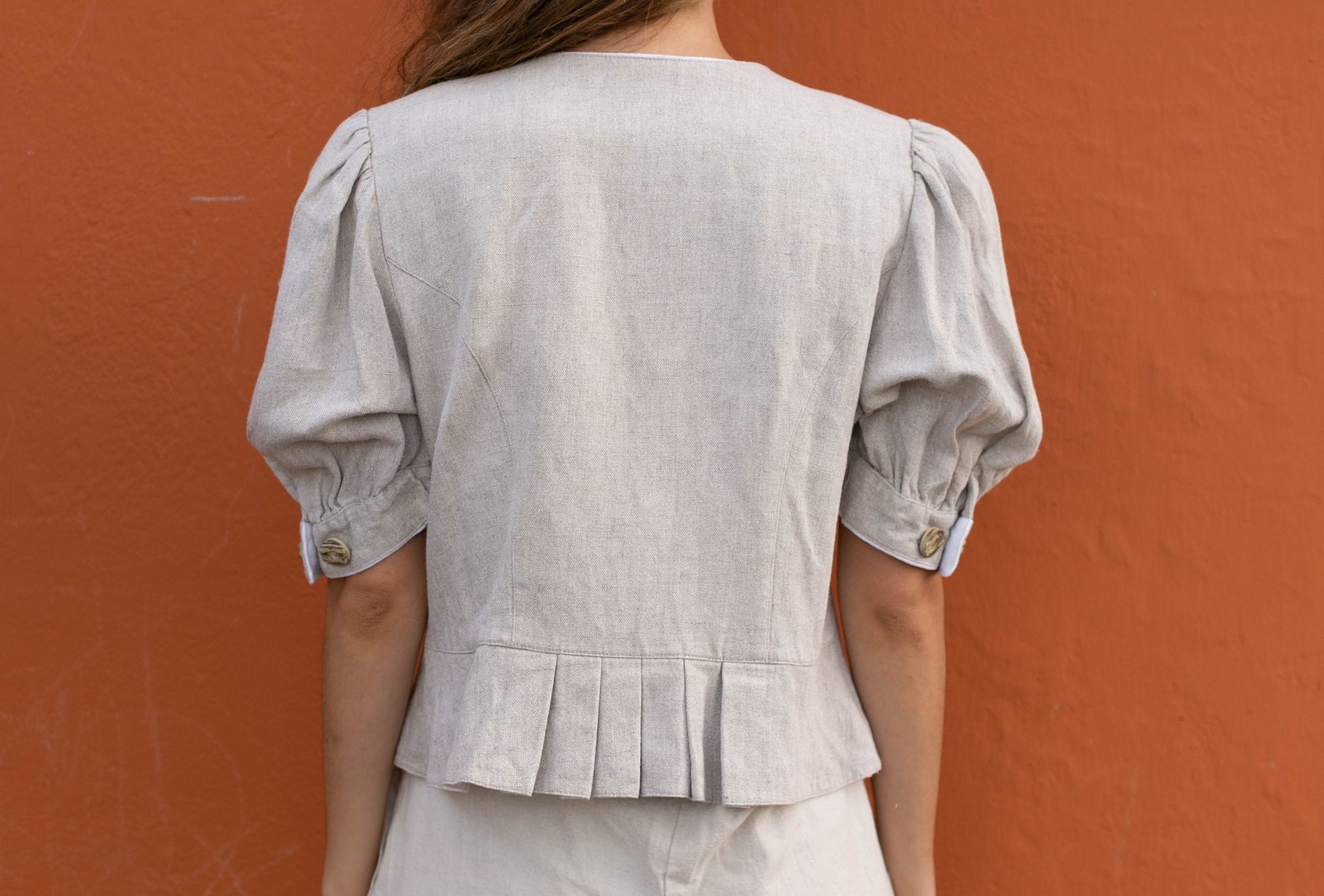 Vintage puff sleeve Linen top, German Folklore Oktoberfest blouse, Cottage Core romantic top, Lace detailing, M -L