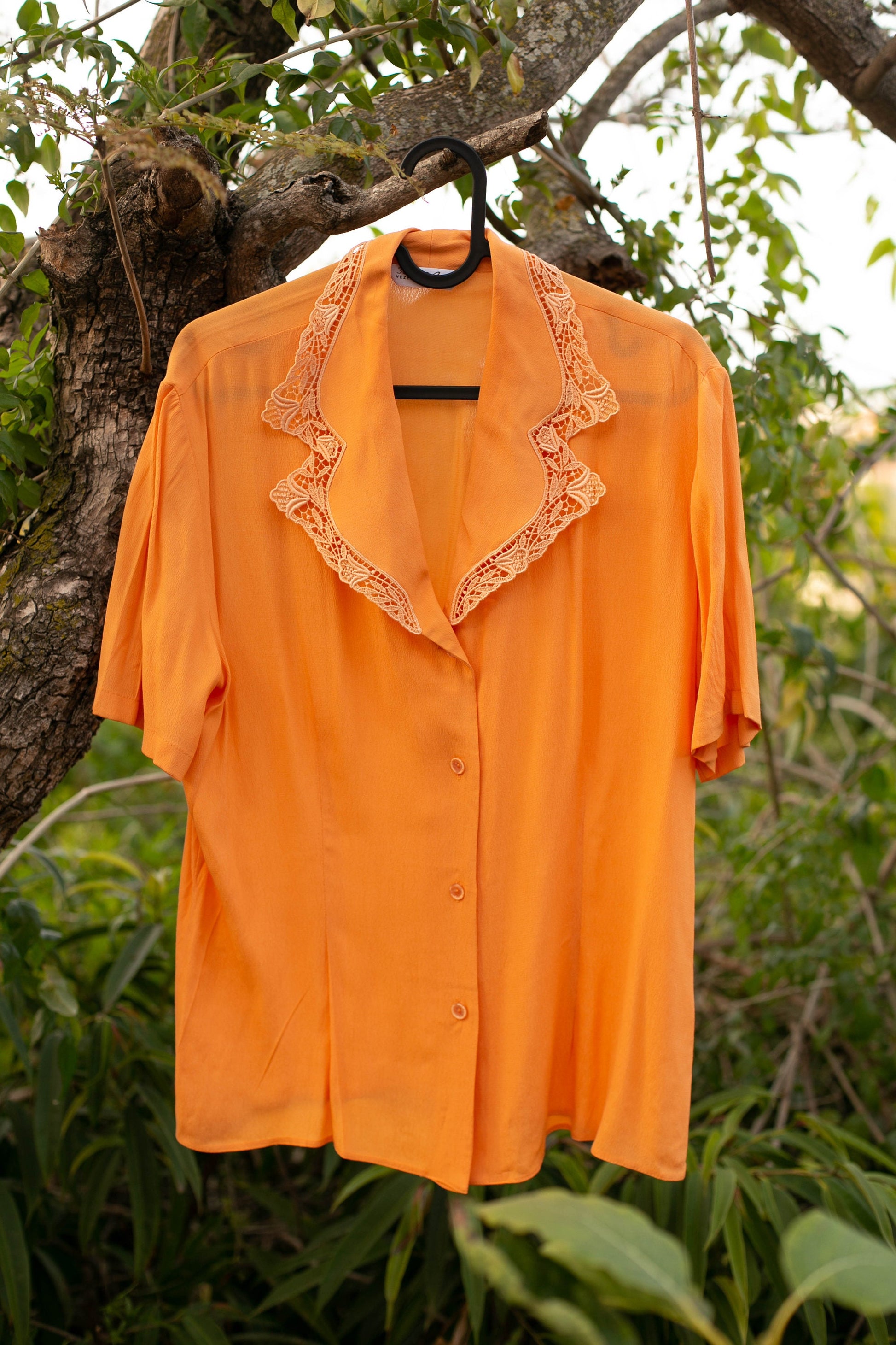 Vintage tangerine orange woman blouse, 70s blouse, Secretary blouse, Summer shirt, Elegant Blouse with Lace Collar, Summer Chic, US 12–14
