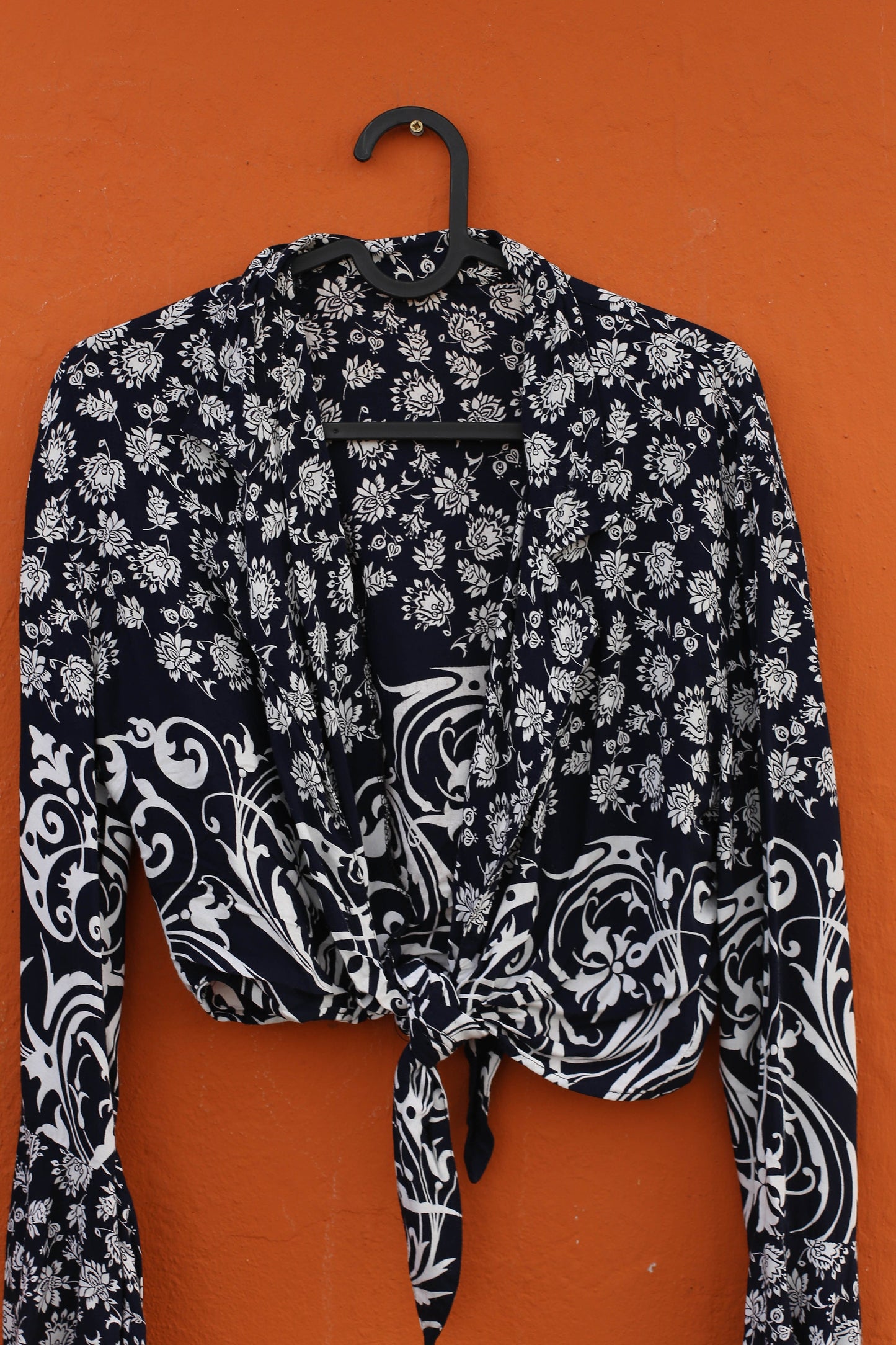 Bohemian vintage crop blouse, Knot tie woman shirt with floral pattern. Long sleeved Ibza aesthetic, Mamma mia hippie blouse, Size USA S