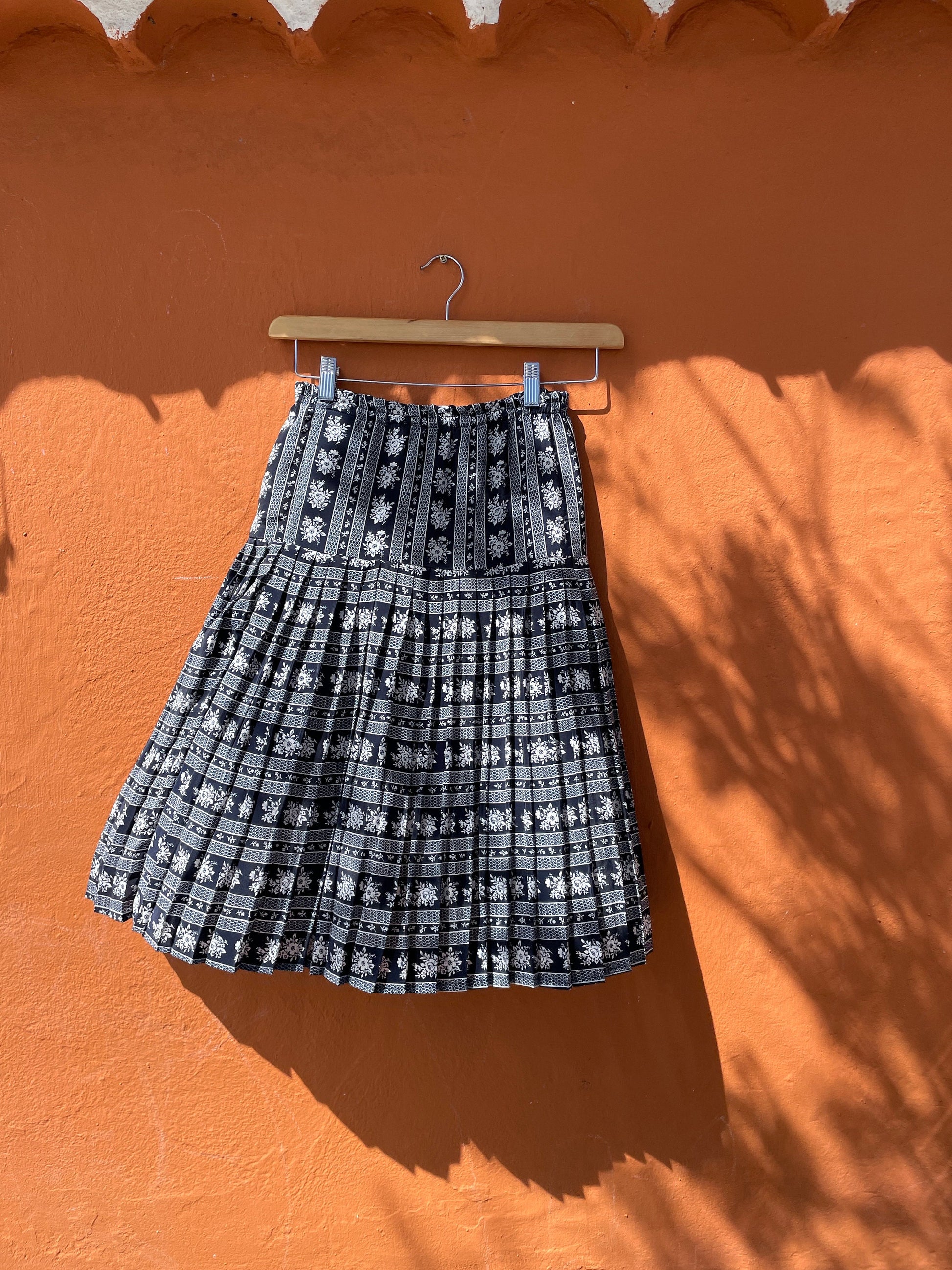 Vintage High Waist Floral Skirt, Dark Blue and White, Lightweight Summer Skirt, Boho hippie 60s outfit