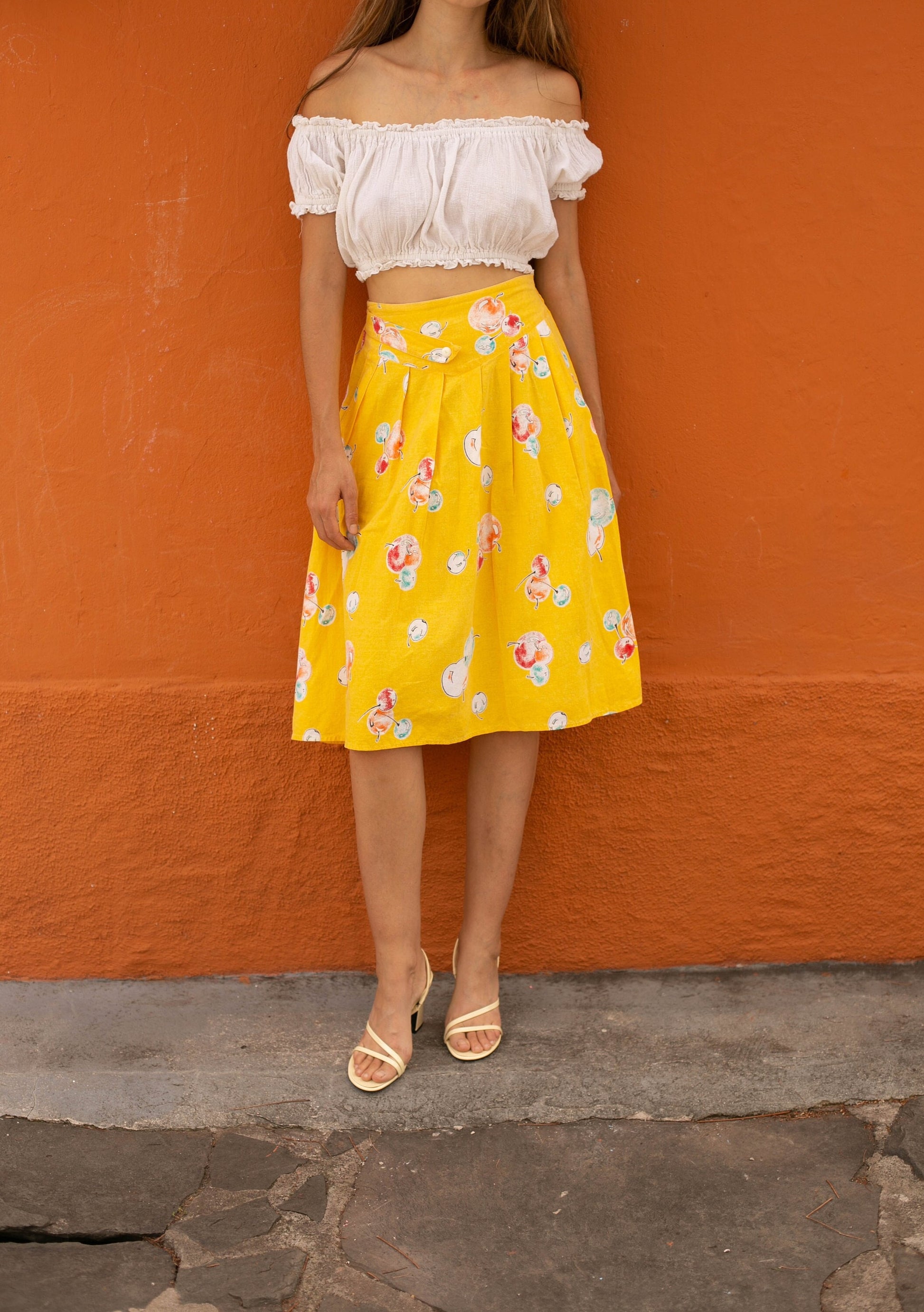 Sunny Delight Pleated Skirt with Quirky Fruit Print - Vintage High-Waisted Skirt with Pockets