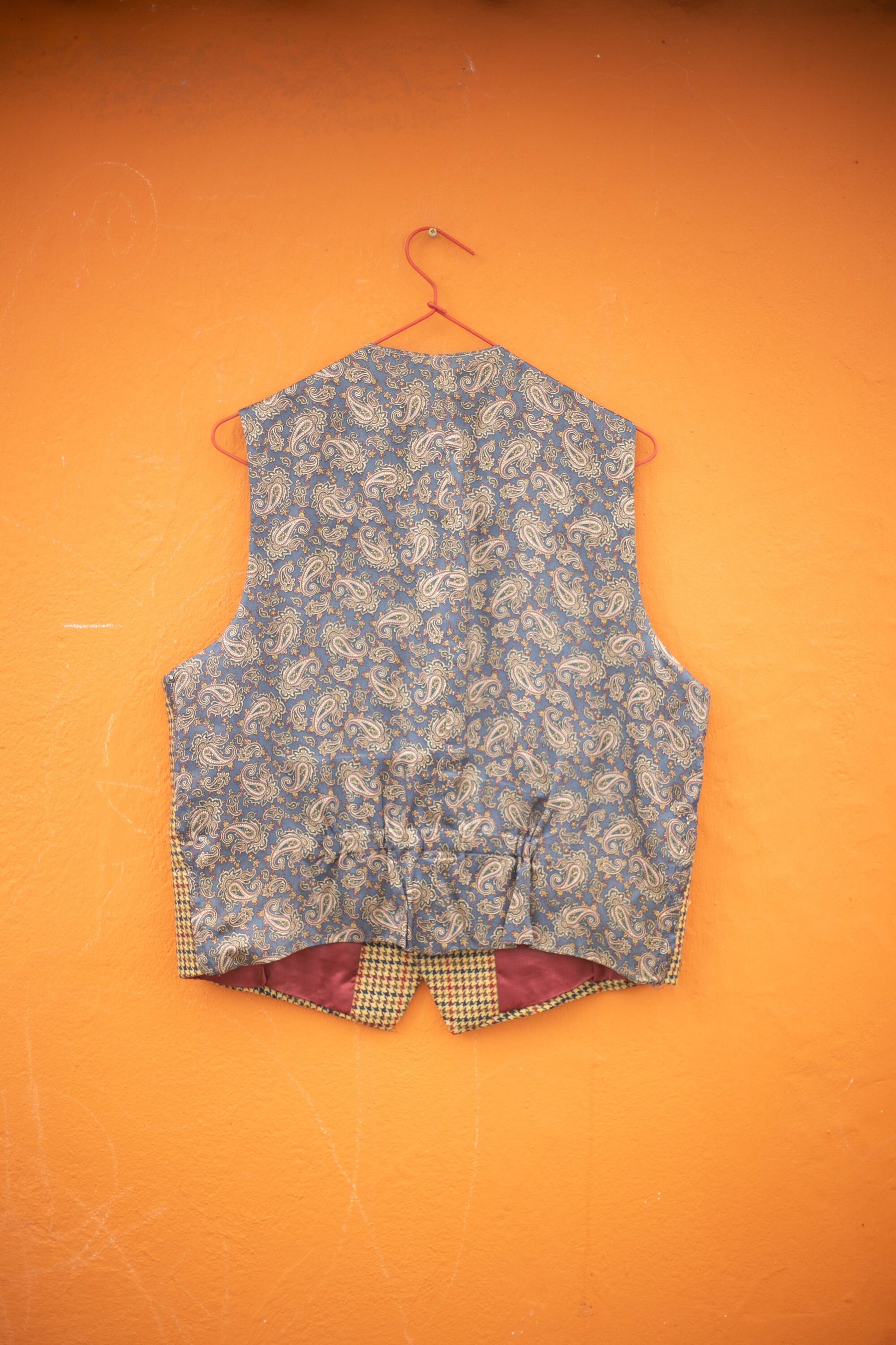 Vintage unisex oversized 80s dogtooth pattern shepherd's plaid blue brown wool vest, smart casual