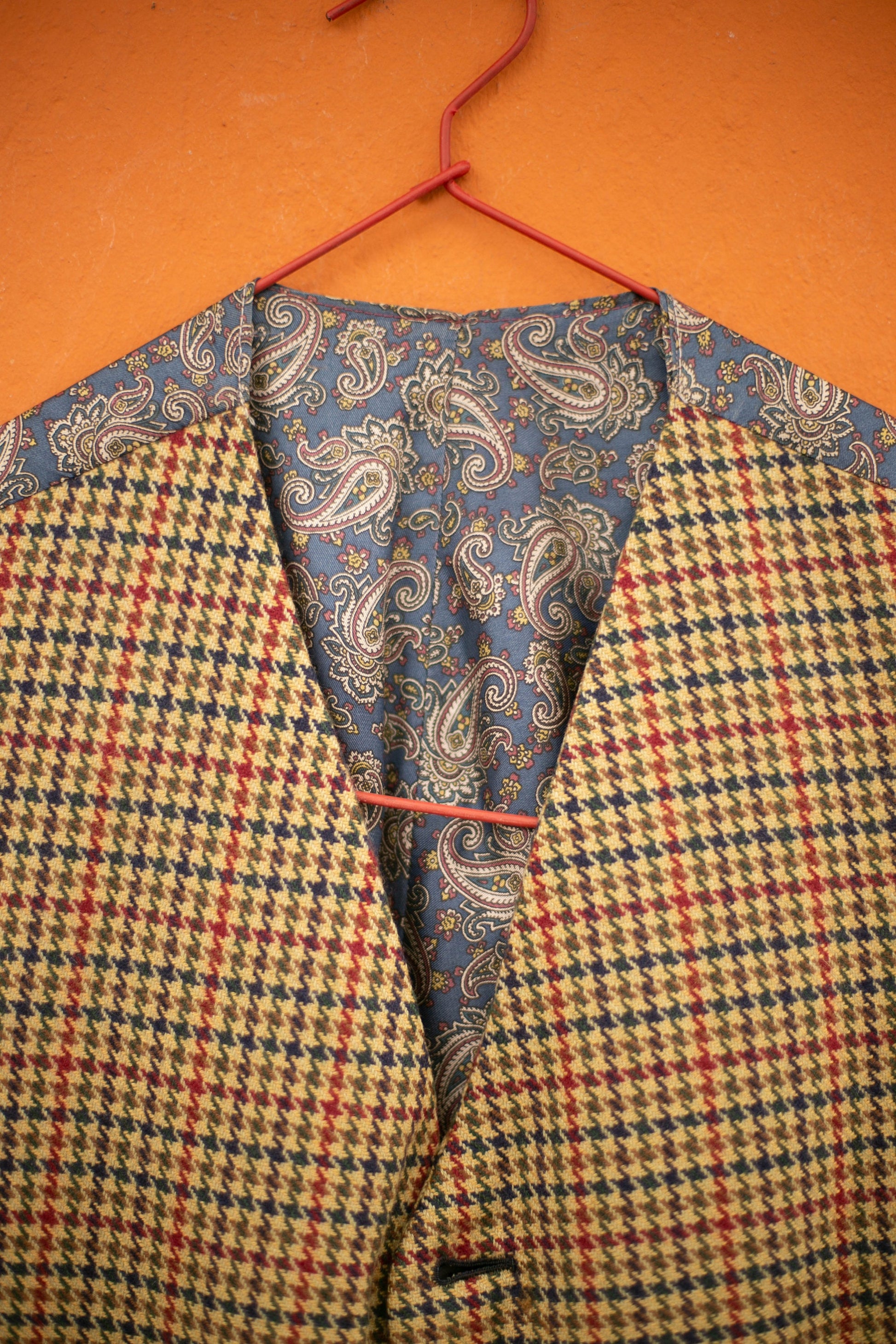 Vintage unisex oversized 80s dogtooth pattern shepherd's plaid blue brown wool vest, smart casual