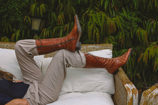 Vintage 1970s Italian Brown Lace-Up Boots Size 40 – Retro Equestrian Tall Half Booties