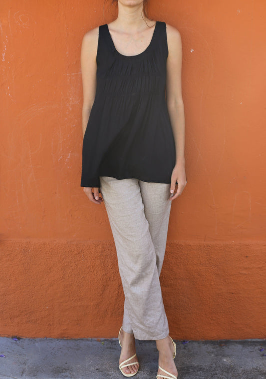 women&#39;s blacksummer camisole.