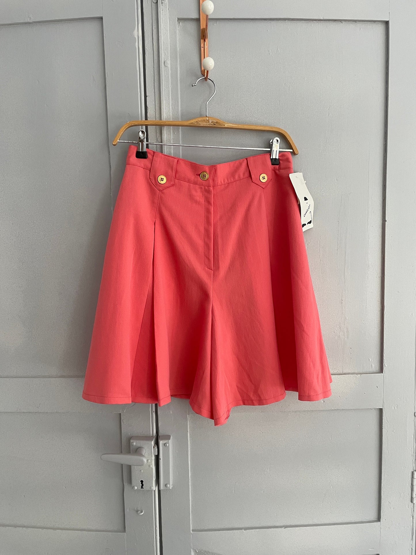 True vintage pink charlot short, Elegant Vibrant pants from the 70s