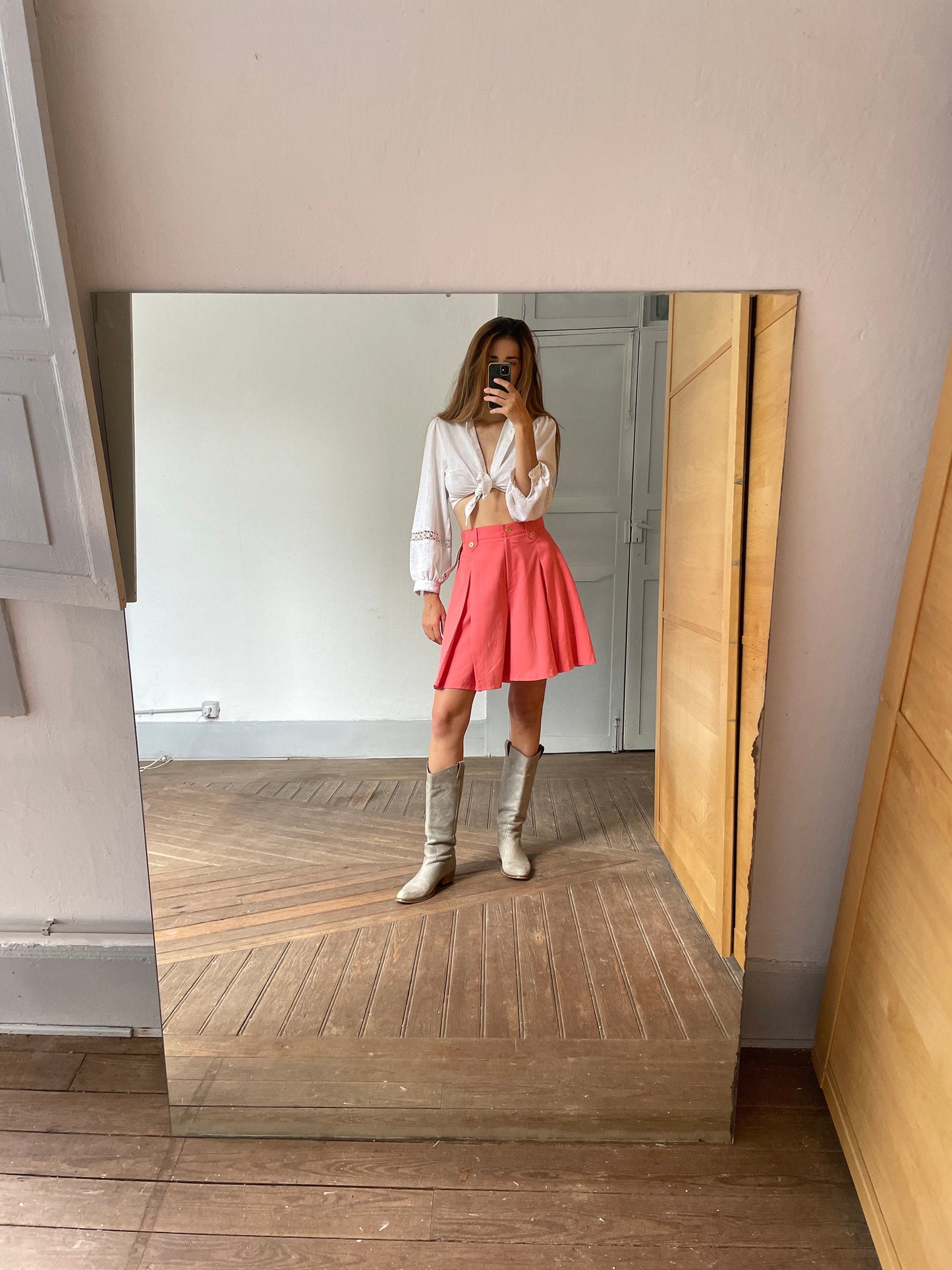 True vintage pink charlot short, Elegant Vibrant pants from the 70s