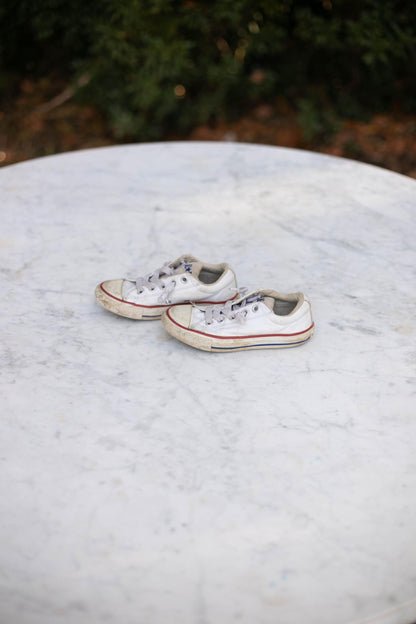 White Vintage Converse Sneakers - EU 30 / US 12.5
