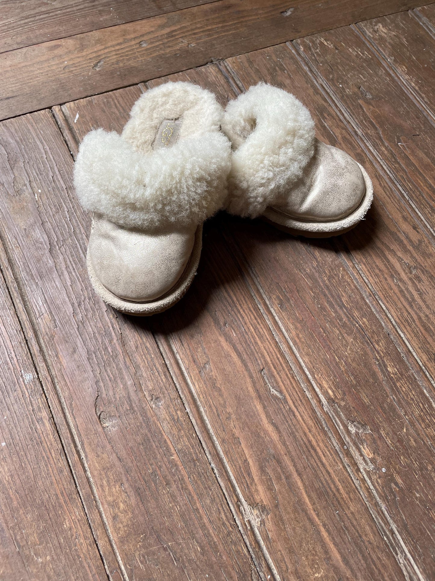 Vintage UGG Kids Shearling Slippers – EU 26/27