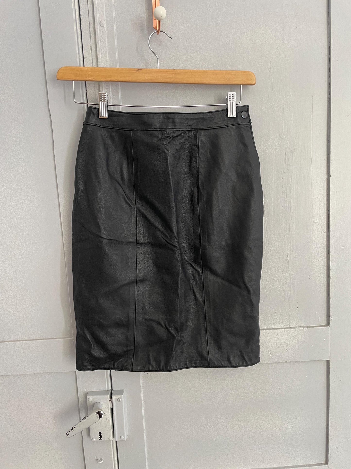 Vintage genuine leather skirt, High waist tight pencil skirt in black leather, 90s sexy dominatrix clothing, Size S , 36