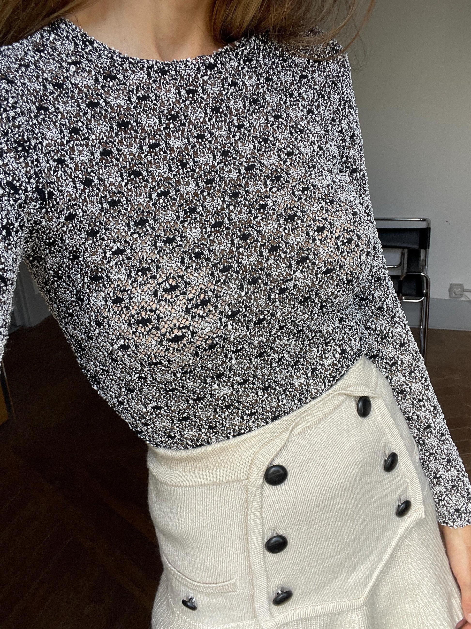 Confetti black and white vintage woman shirt with long sleeves