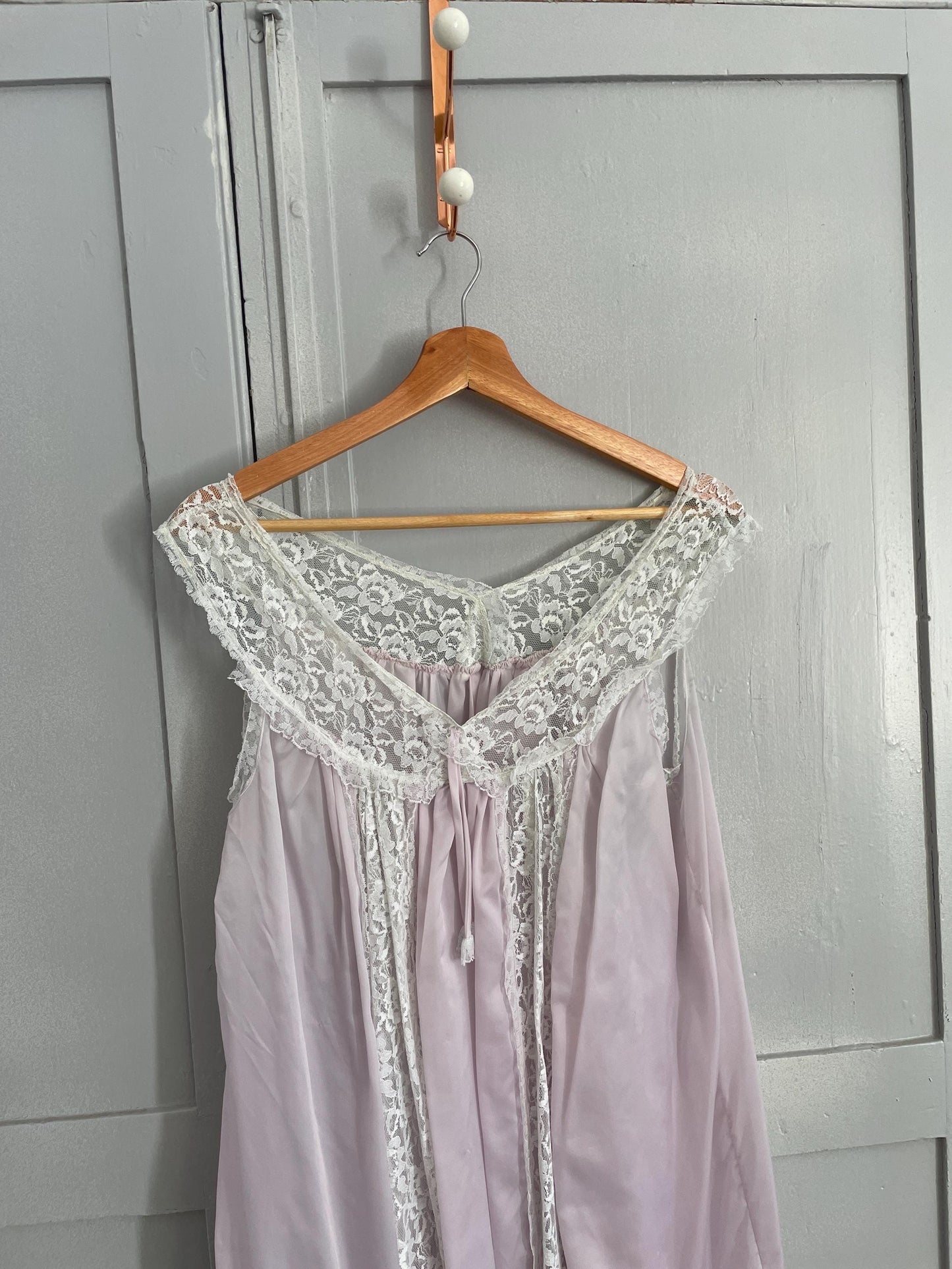 Vintage Victorian Nightgown, Pastel lavender Cottage core nightie , Feminine french antique lace nightwear, Size M