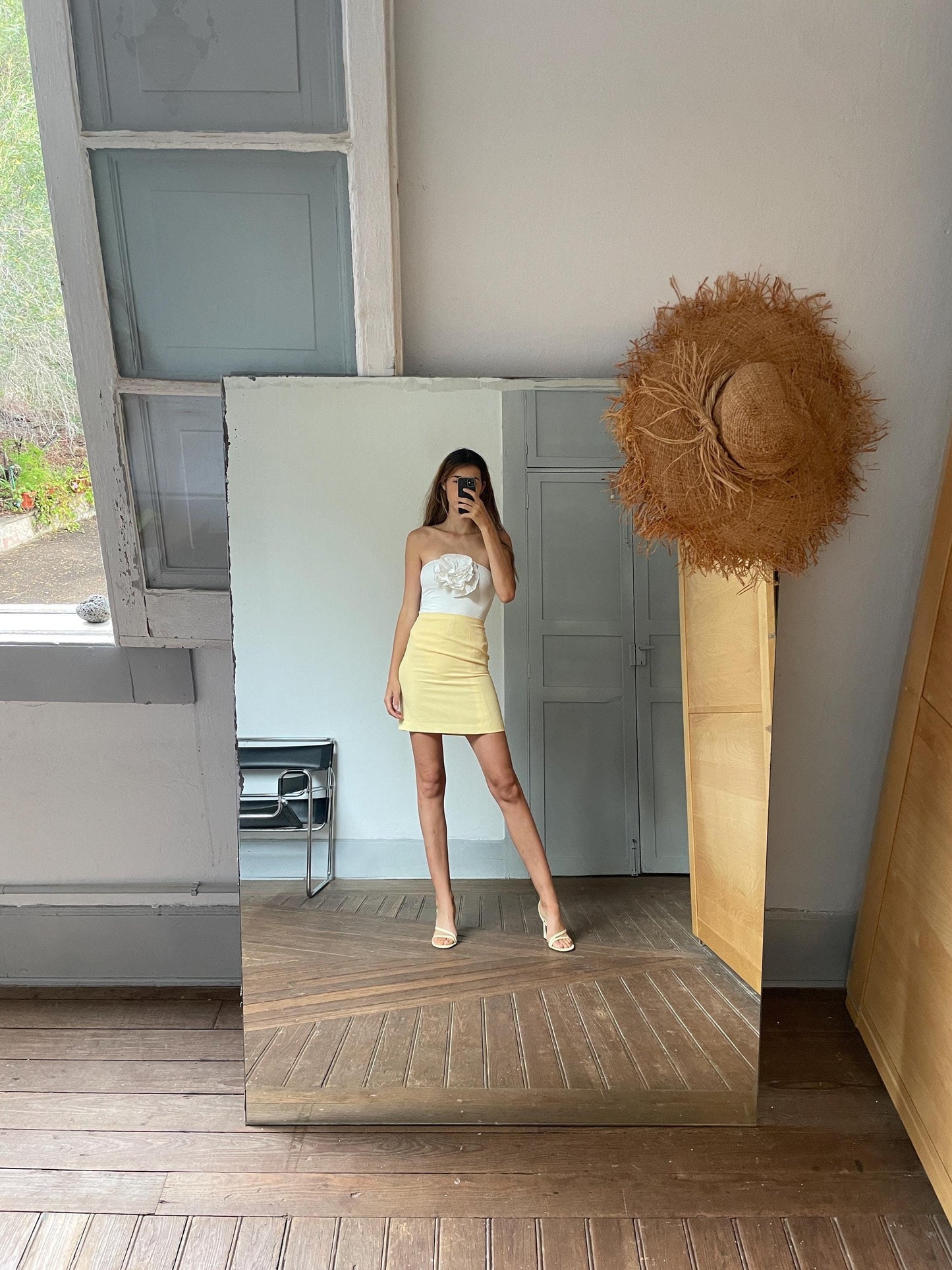 Pastel yellow vintage pencil skirt, wedding guest outfit.