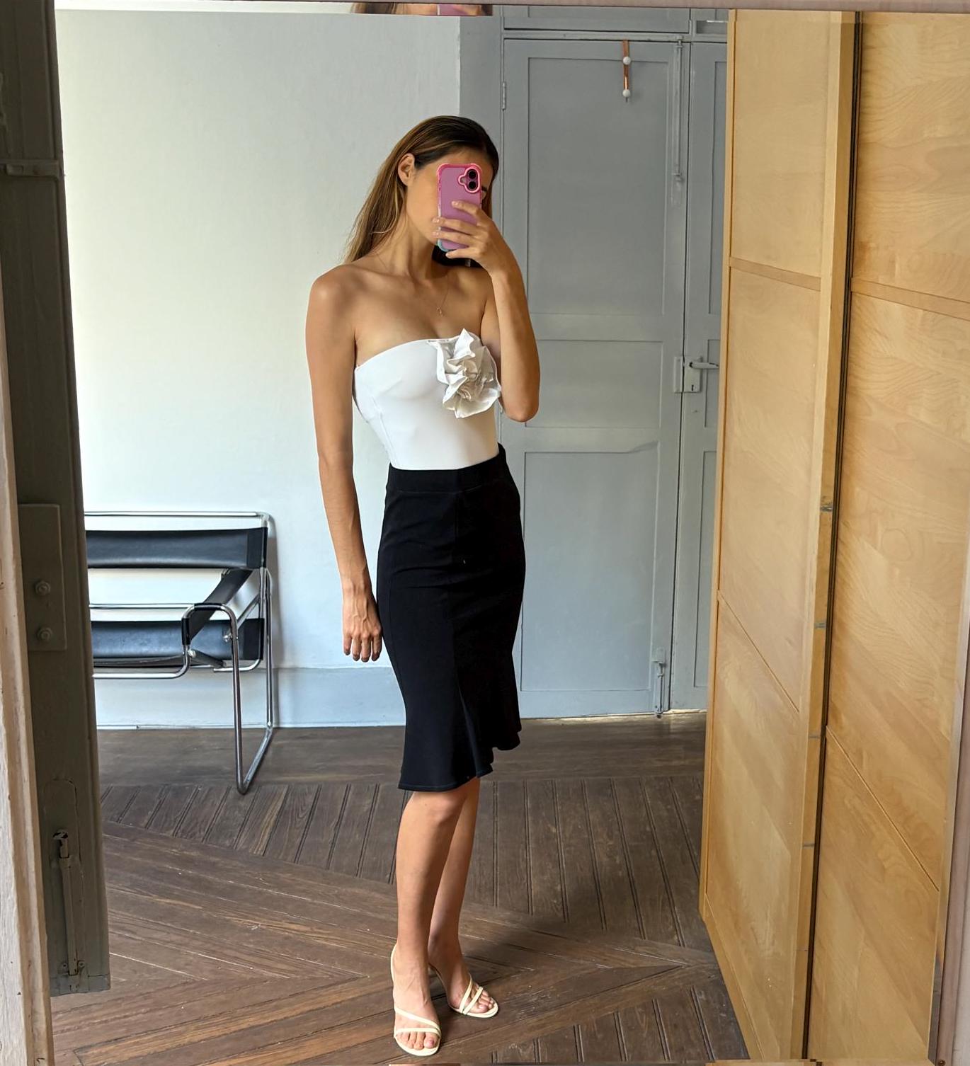 Liu Jo Vintage Black Midi Skirt — fabric close-up