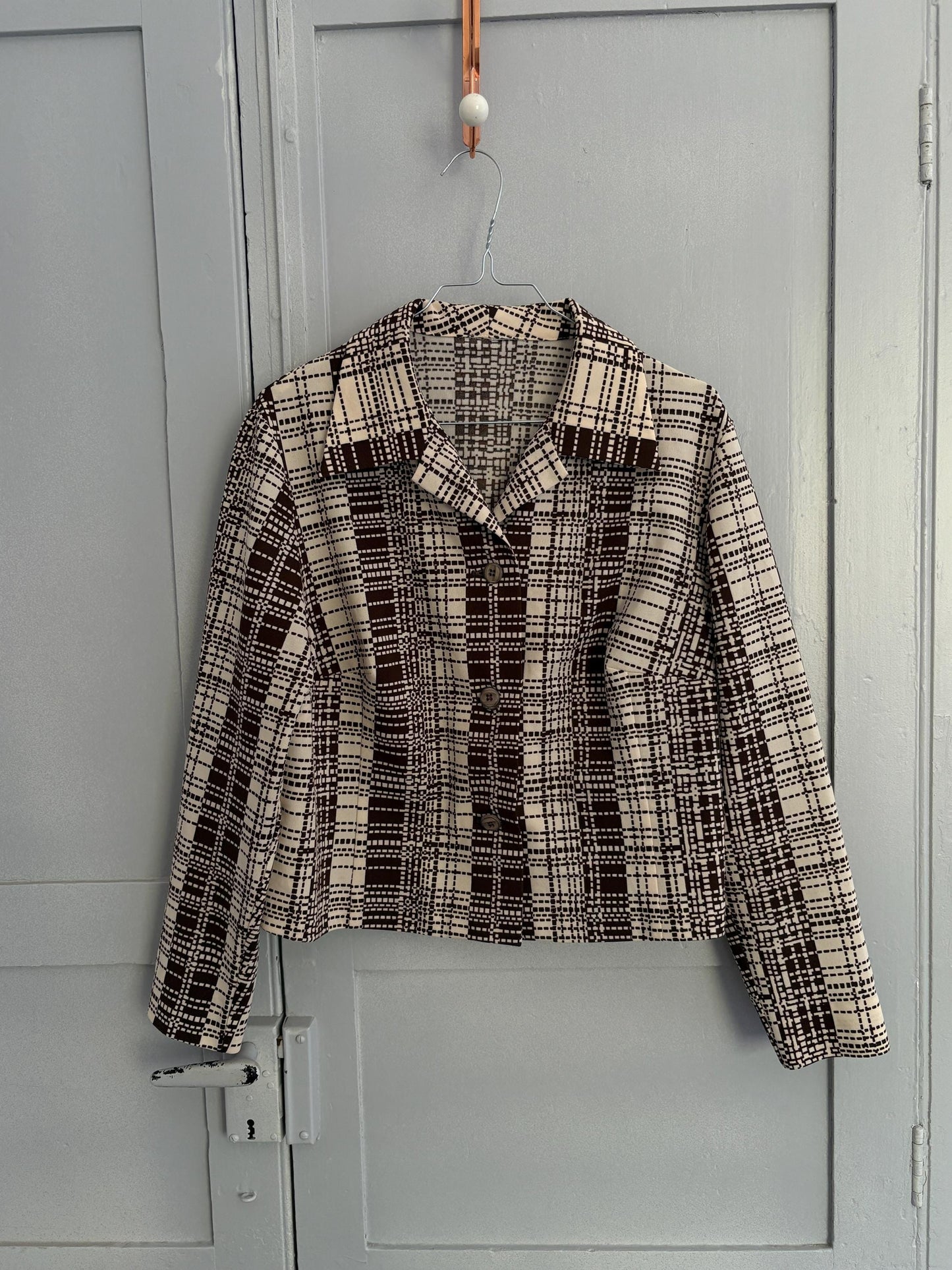 Vintage groovy button down shirt, Geometric brown and white retro blouse, 70s woman fashion, Long sleeve summer shirt, 1970s blouse, L