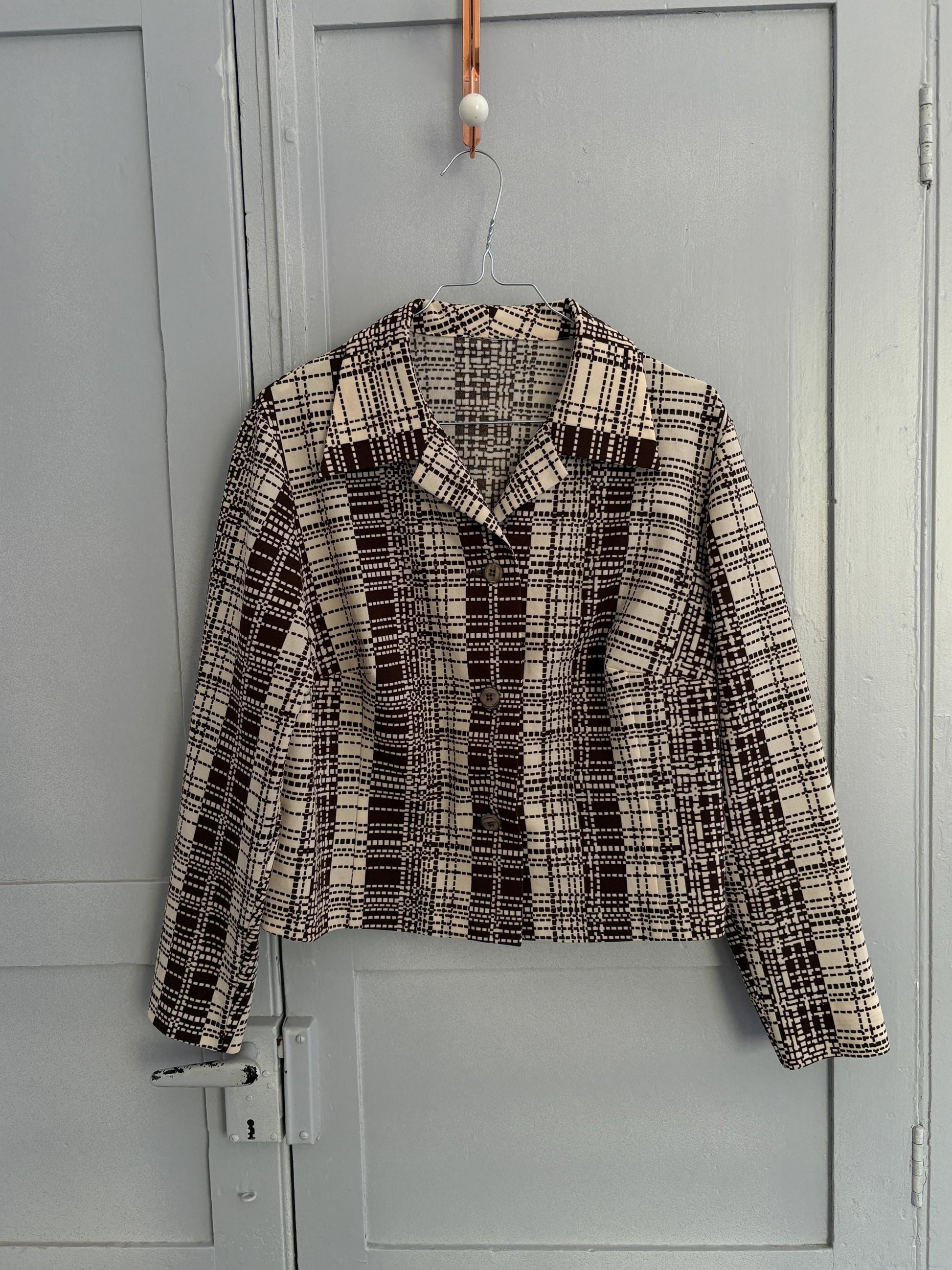 Vintage groovy button down shirt, Geometric brown and white retro blouse, 70s woman fashion, Long sleeve summer shirt, 1970s blouse, L