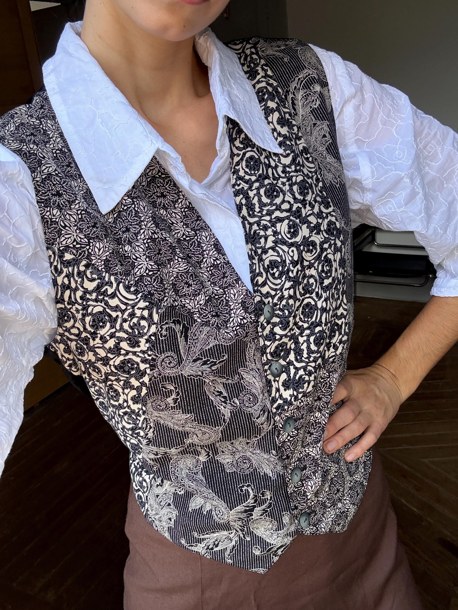 Italian Silk Tapestry Vest, Women gilet, Sleeveless jacket, Vintage light academia waistcoat, Bohemian smart clothing, 80s waistcoat, M