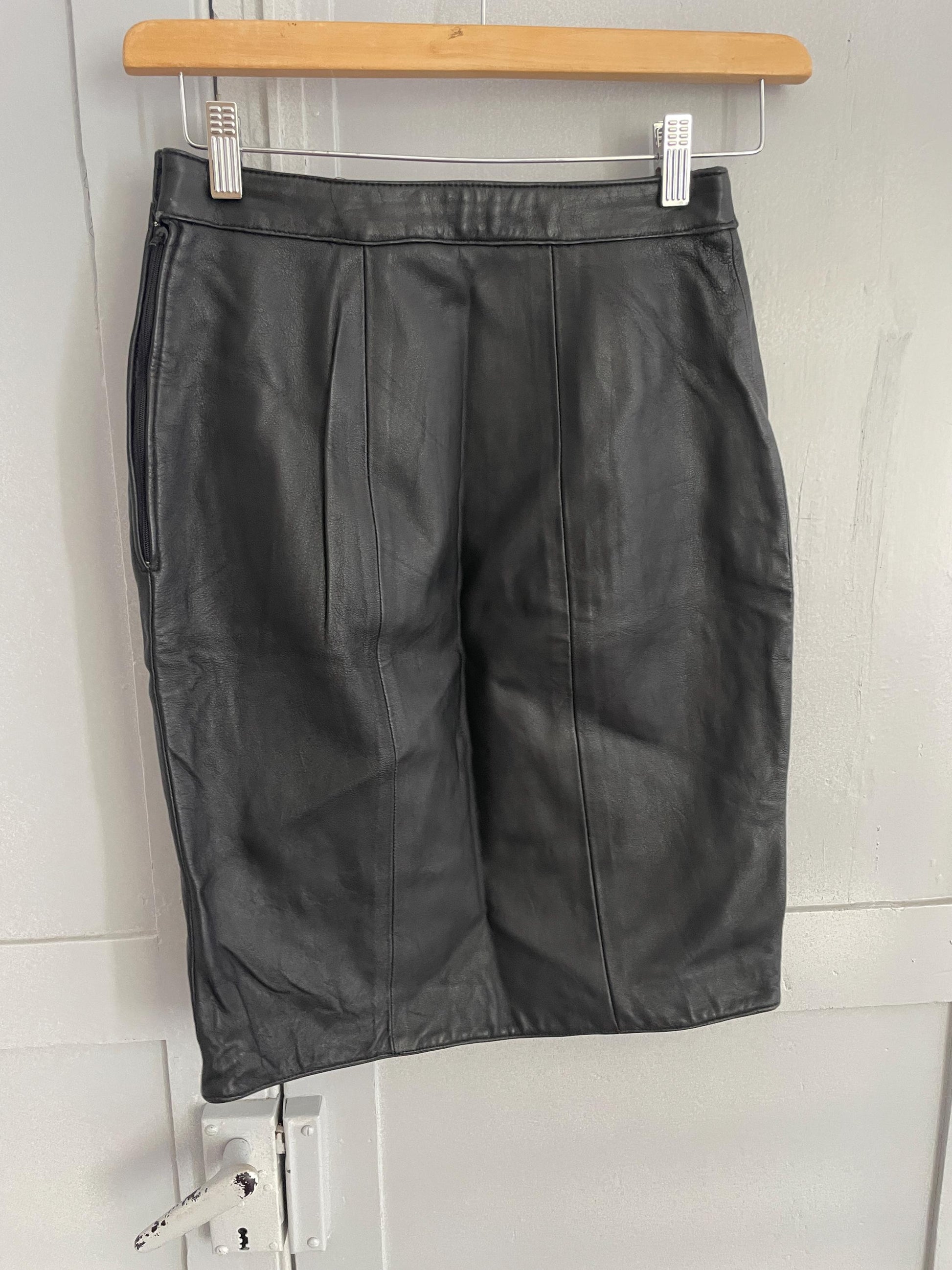 Vintage genuine leather skirt, High waist tight pencil skirt in black leather, 90s sexy dominatrix clothing, Size S , 36