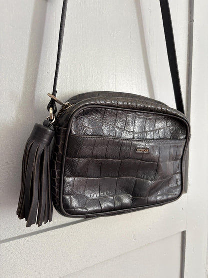 Vintage Black Croc-Embossed Leather Crossbody Bag — detail