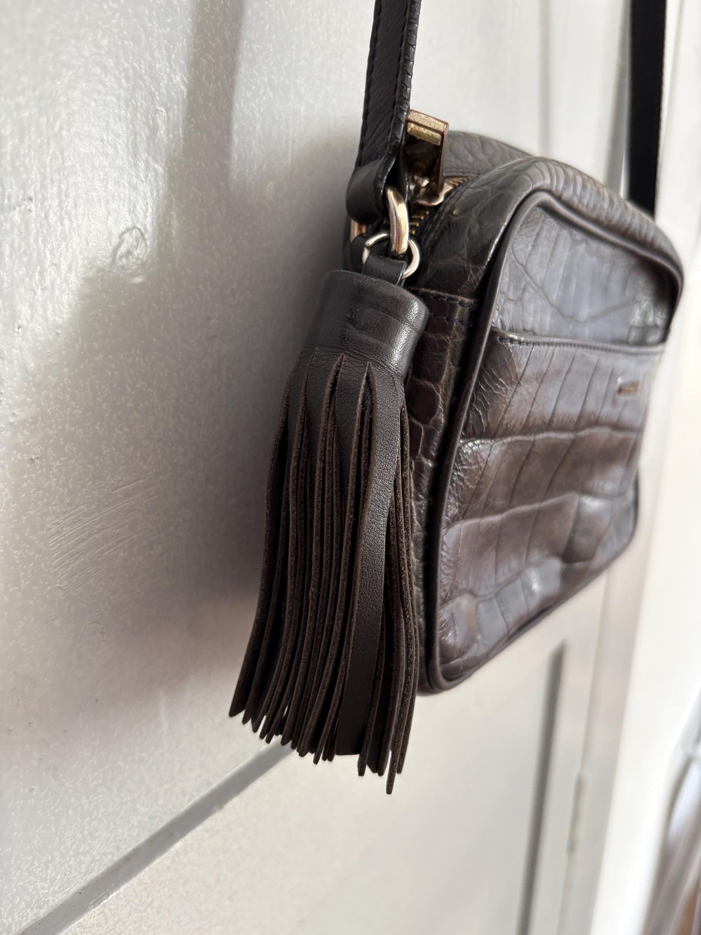 UTERQÜE Vintage Black Leather Crossbody Bag | Croc Embossed with Tassel