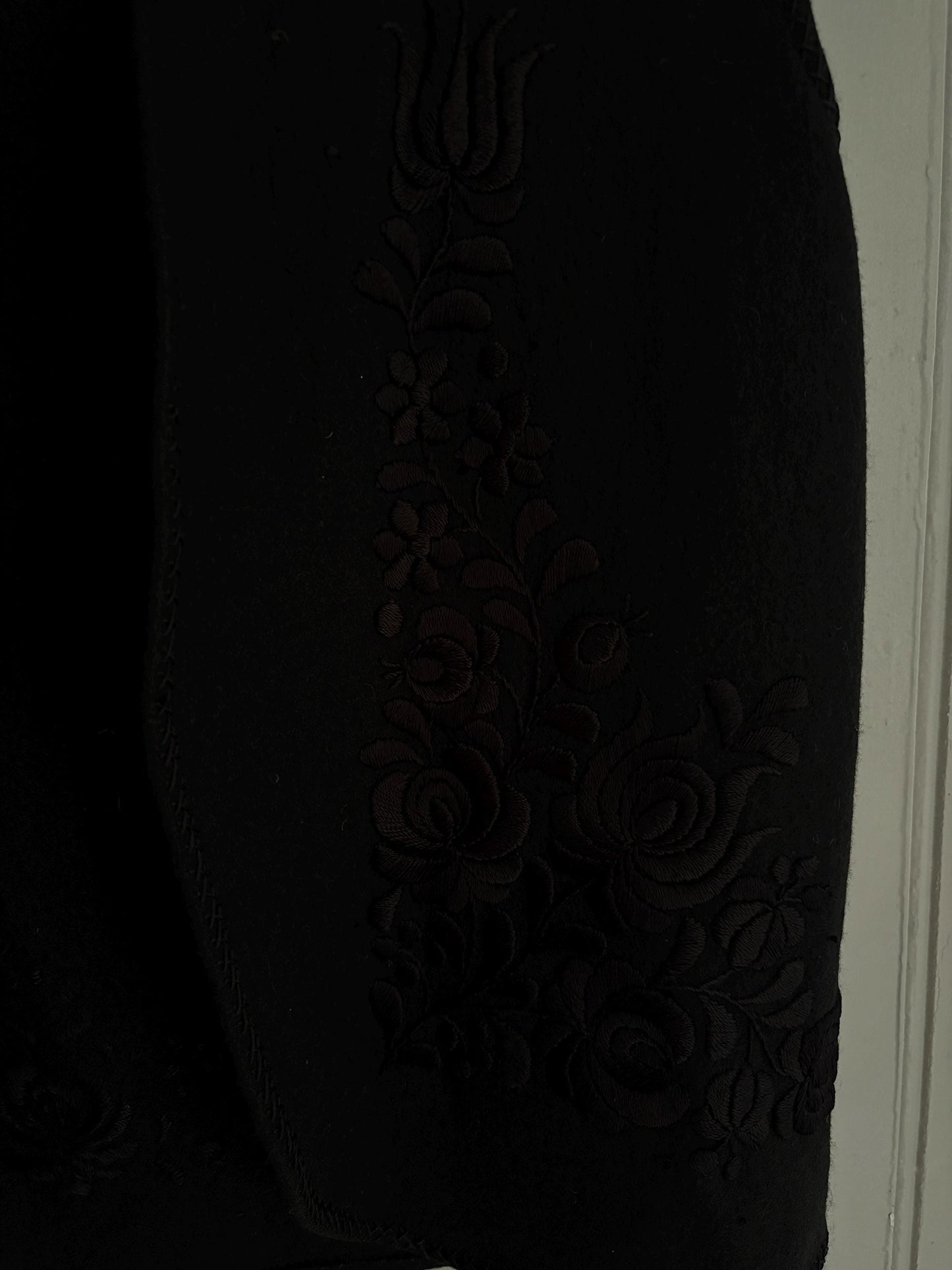 Vintage black wool floral vest, Cottage core felted wool waistcoat, Romantic Sleeveless black cardigan, Dark academia waistcoat, M