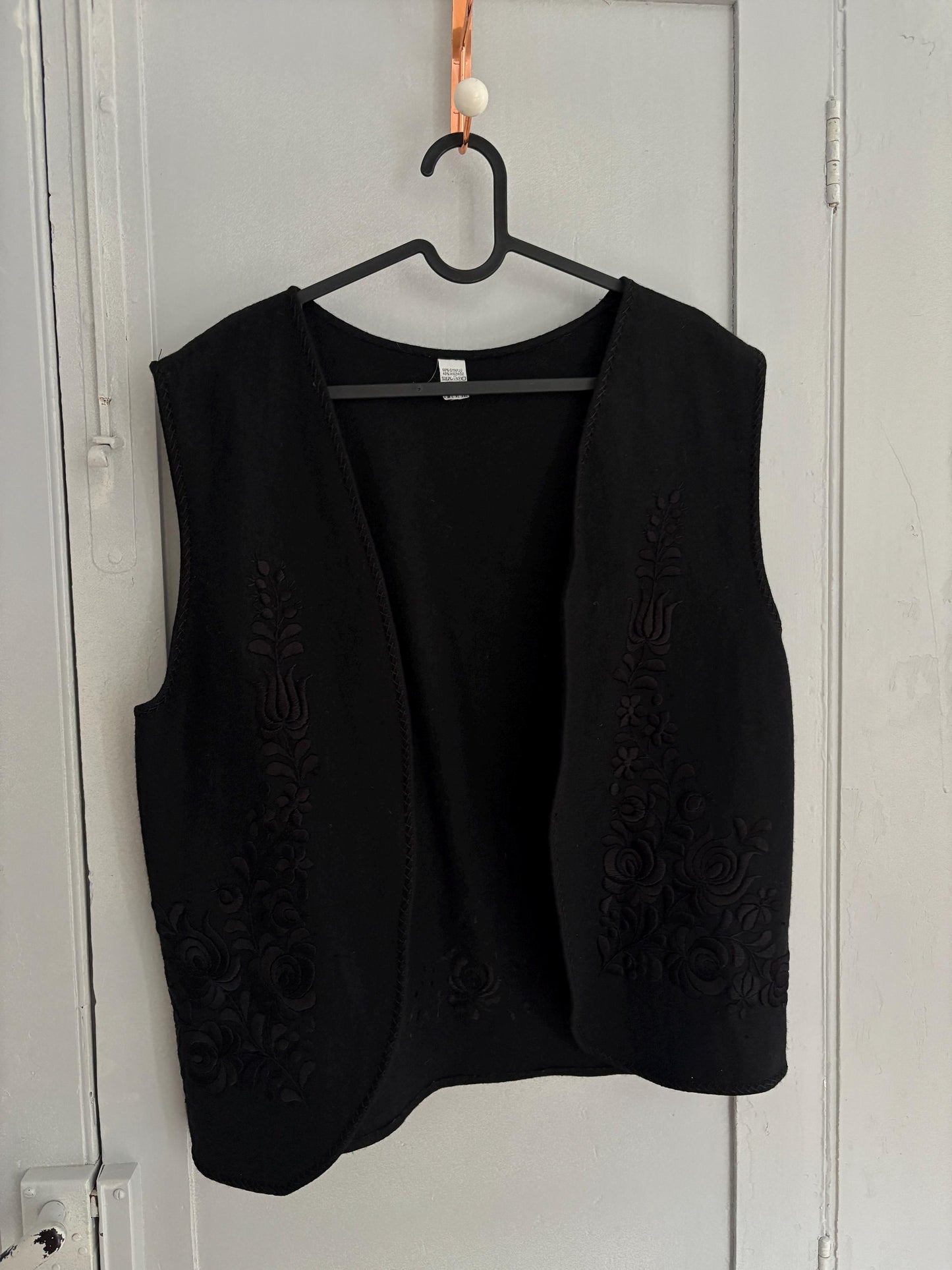 Vintage black wool floral vest, Cottage core felted wool waistcoat, Romantic Sleeveless black cardigan, Dark academia waistcoat, M