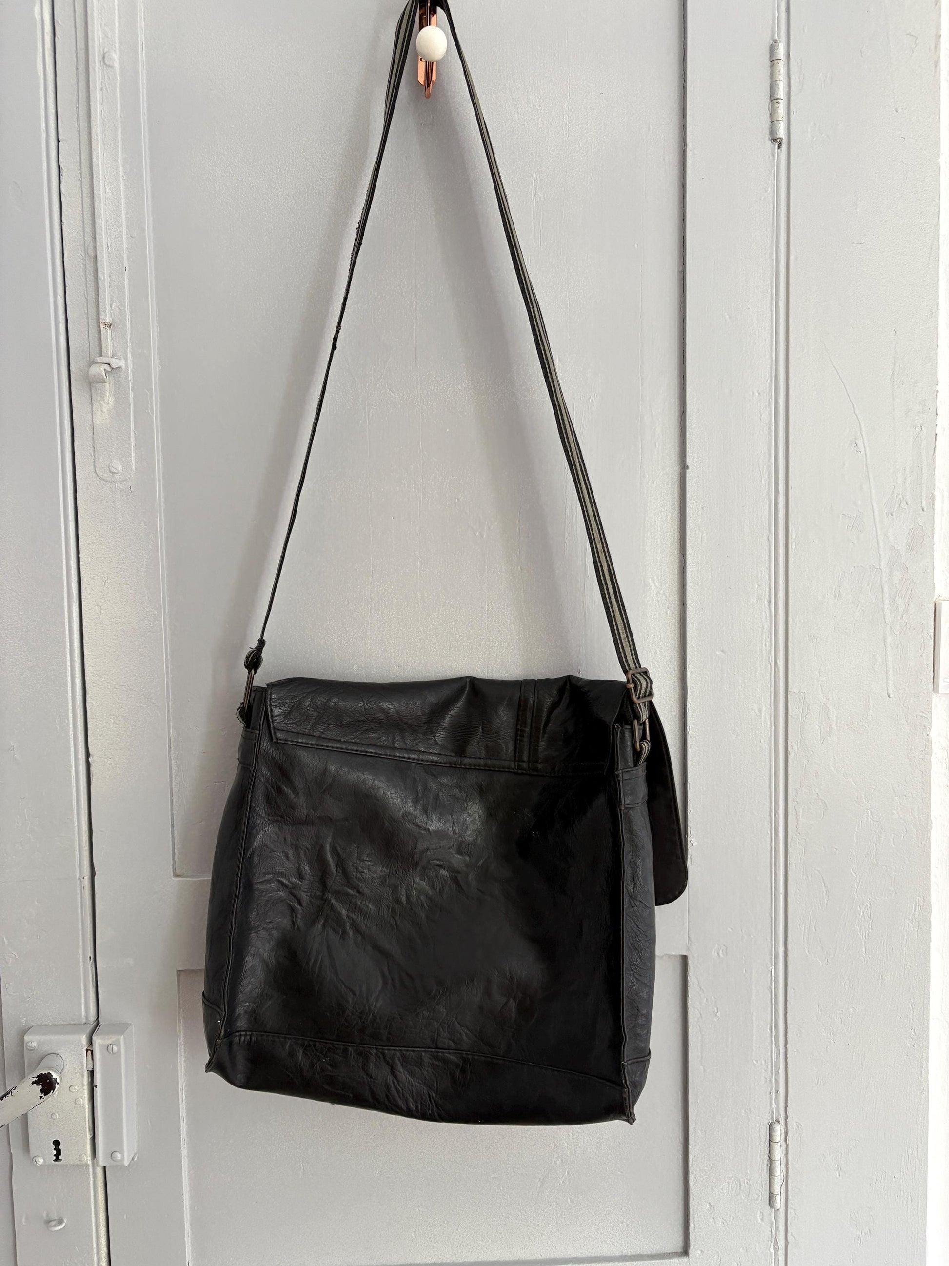 Vintage black leather shoulder bag, Minimalist 90s Long strap university bag, Berlin style basic aesthetic, Soft core menswear